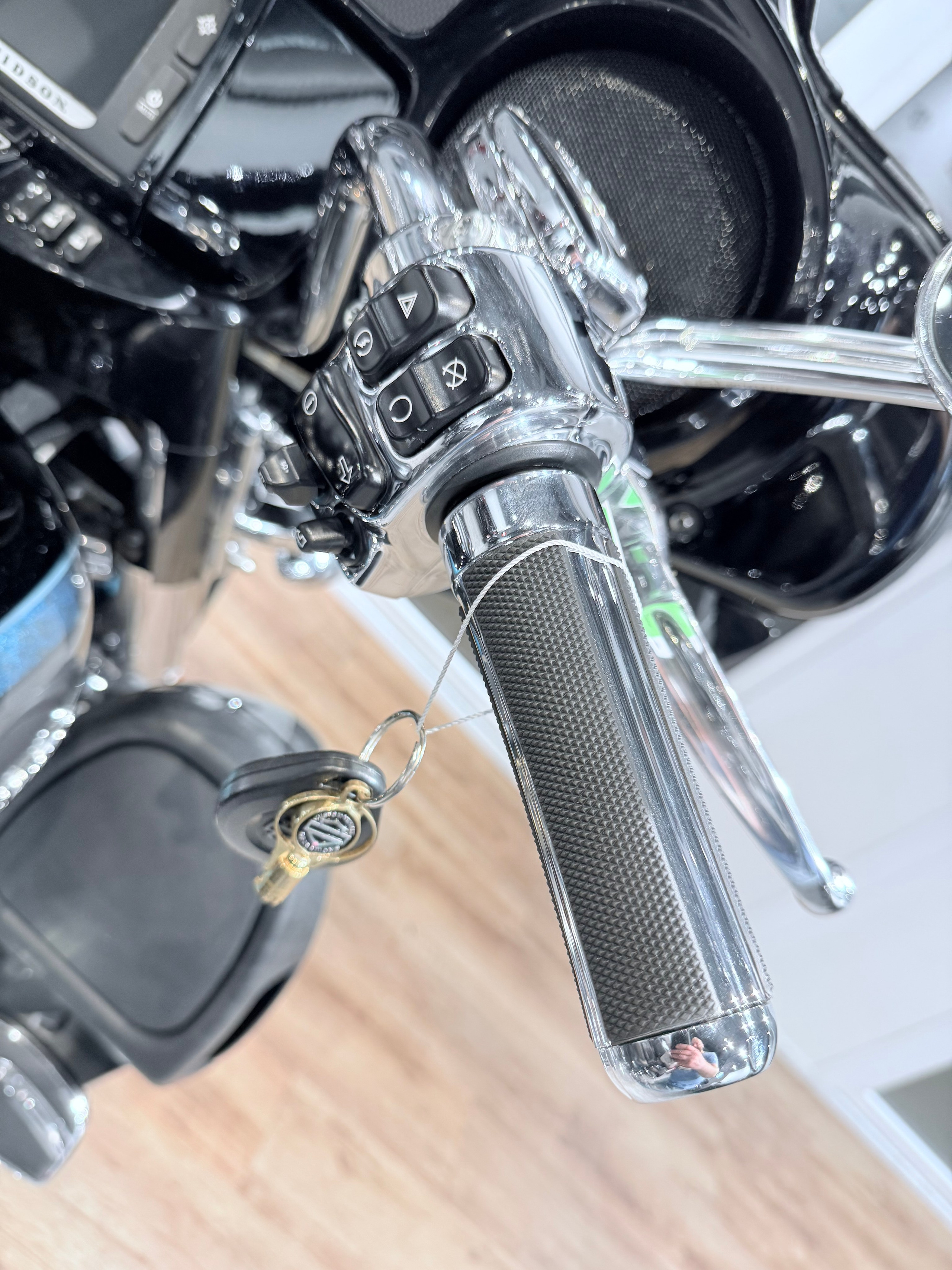 2015 CVO Limited (Carbon Charcoal). Hello Davidson, Москва. Только хорошие мотоциклы…