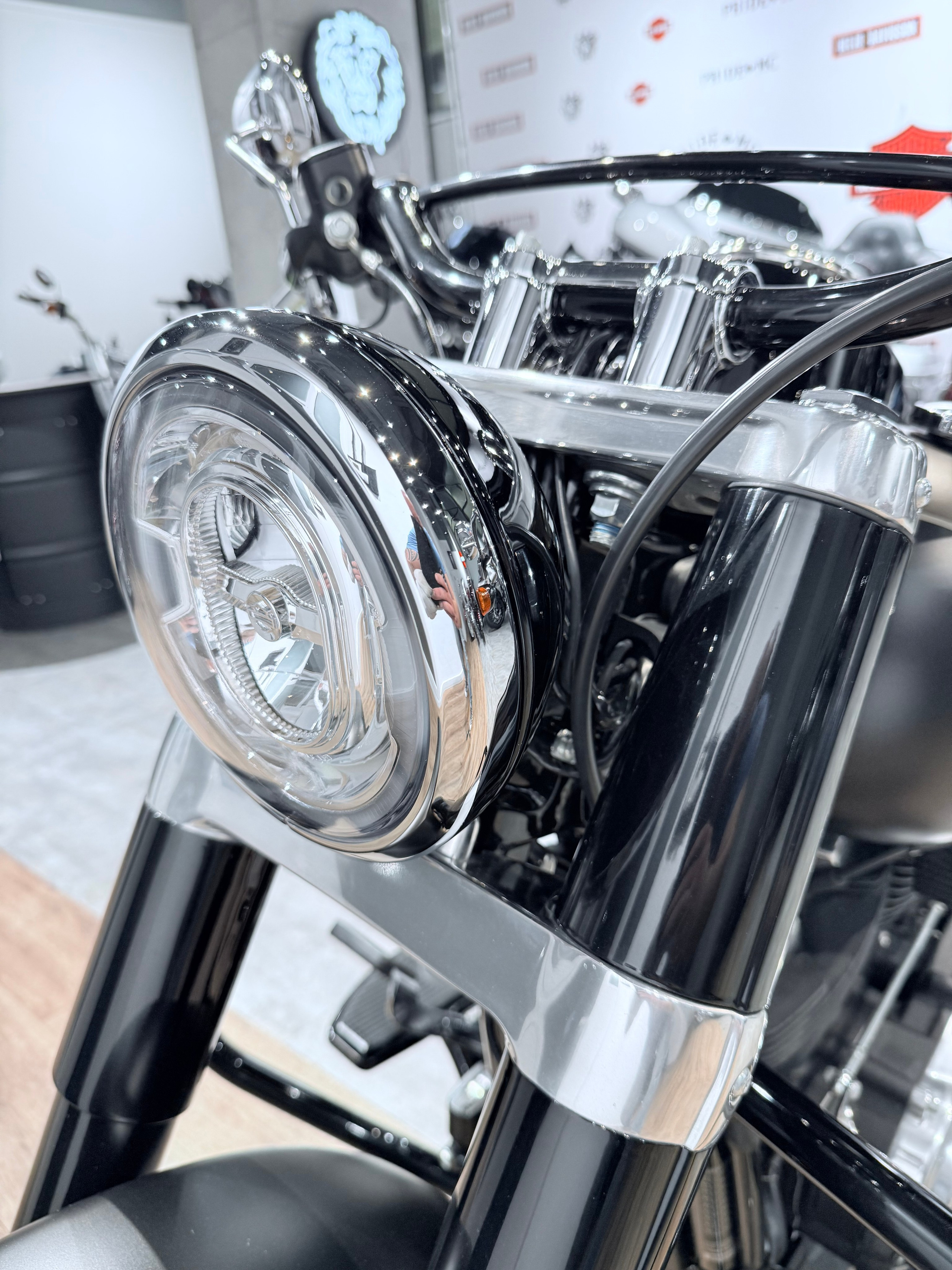 2022 Softail Slim (Rock RIver Denim). Hello Davidson, Москва. Только хорошие мотоциклы…