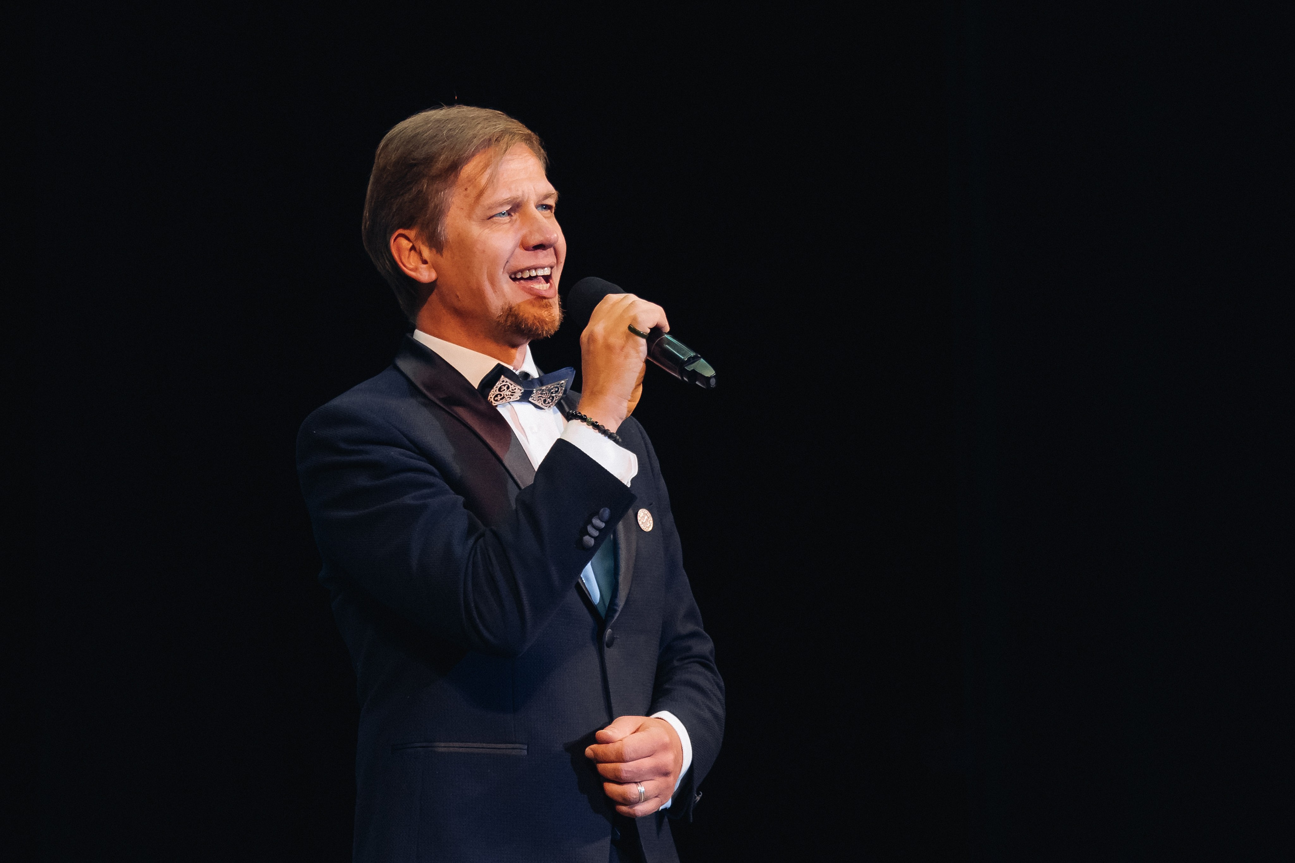 Лучший учитель родного языка и литературы 2025. Свадебный и семейный фотограф в Улан-Удэ