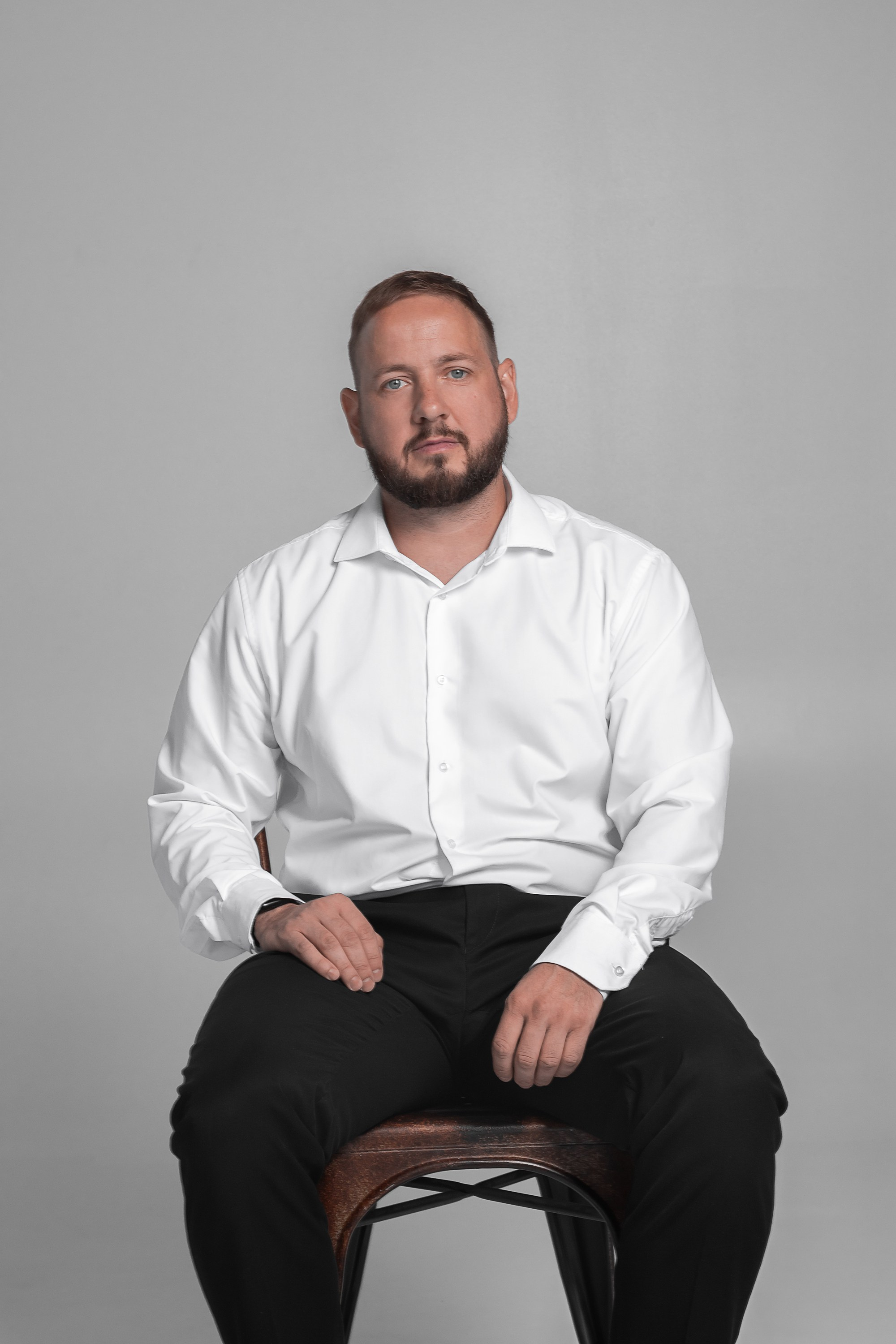 Мужская фотосессия для сайта. AI Фотограф Краснодар: мужские и женские фотосессии, стилизация съемки. Нейро-фотосессии онлайн