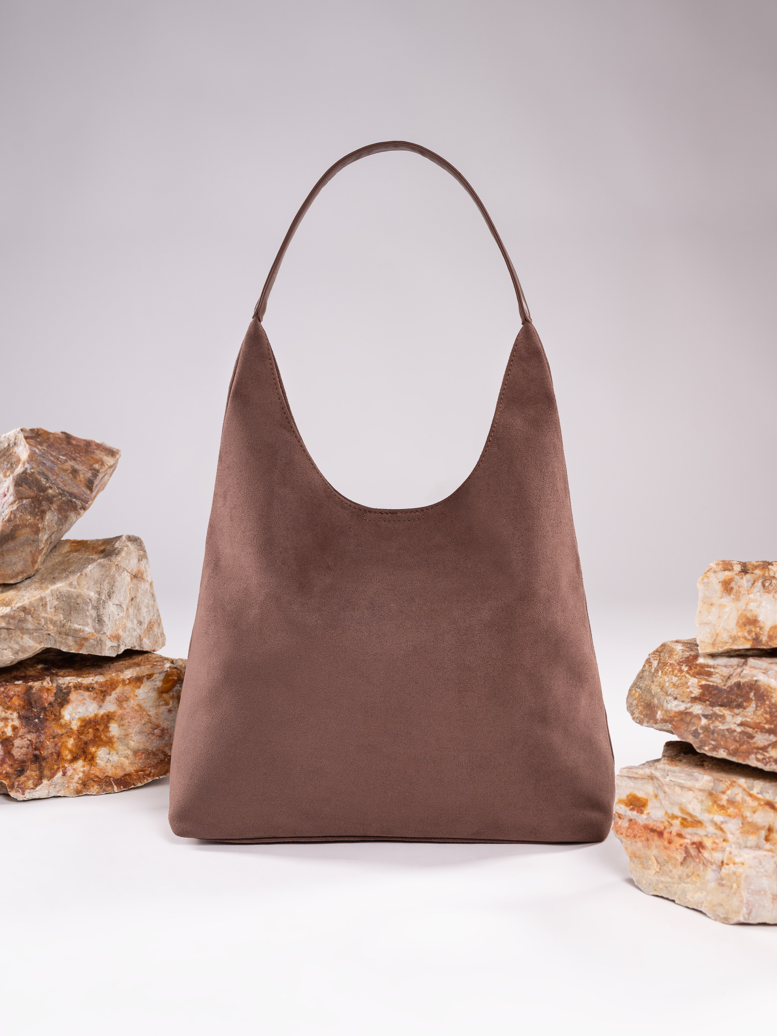 Q Шопперы замшевые предметка серия 3. Предметный фотограф, фото для маркетплейсов Пятигорск, КМВ