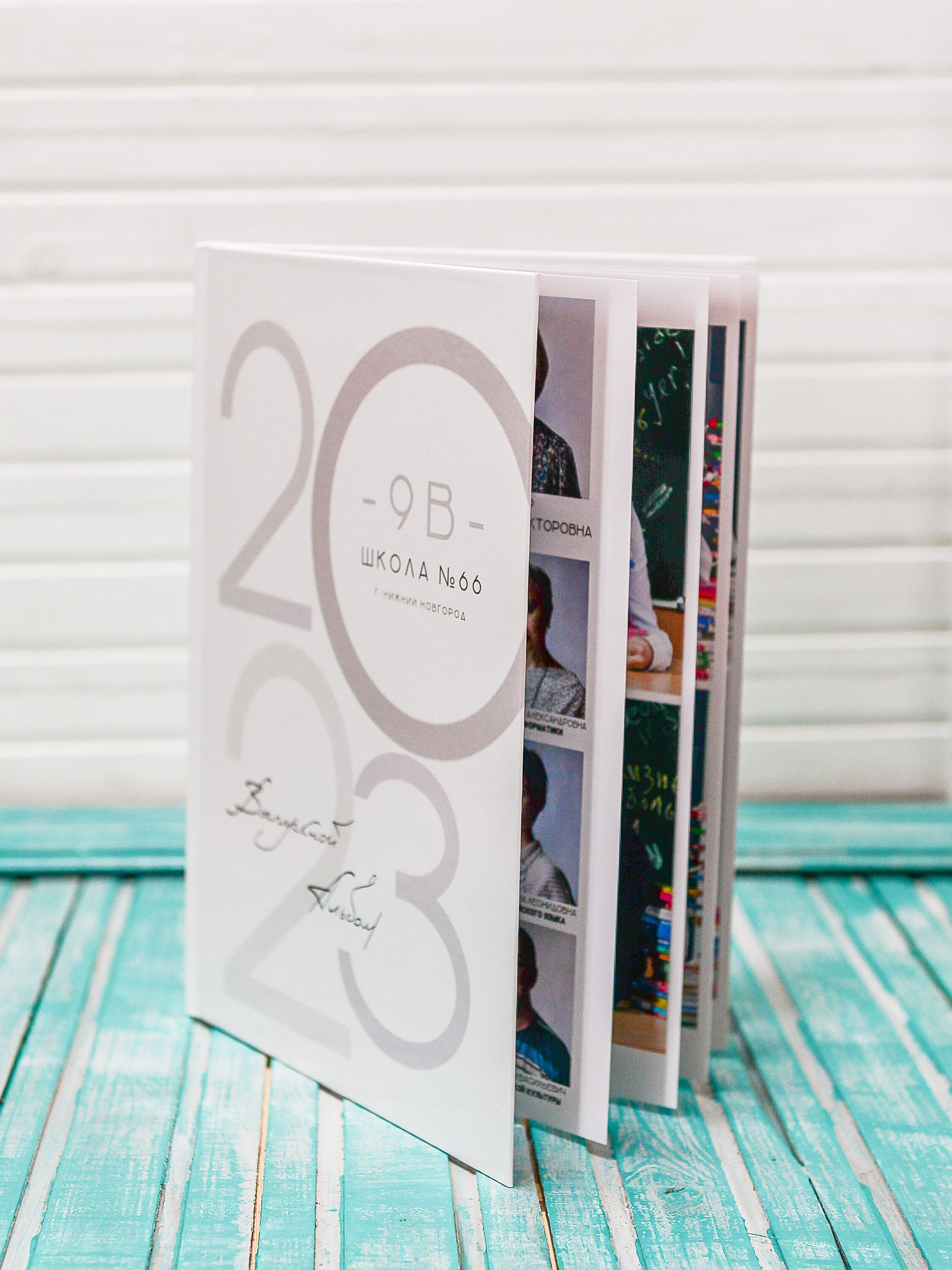 Выпускной альбом для старших классов. Выпускные альбомы. Предметная и контент съёмка. Фотостудия Klass