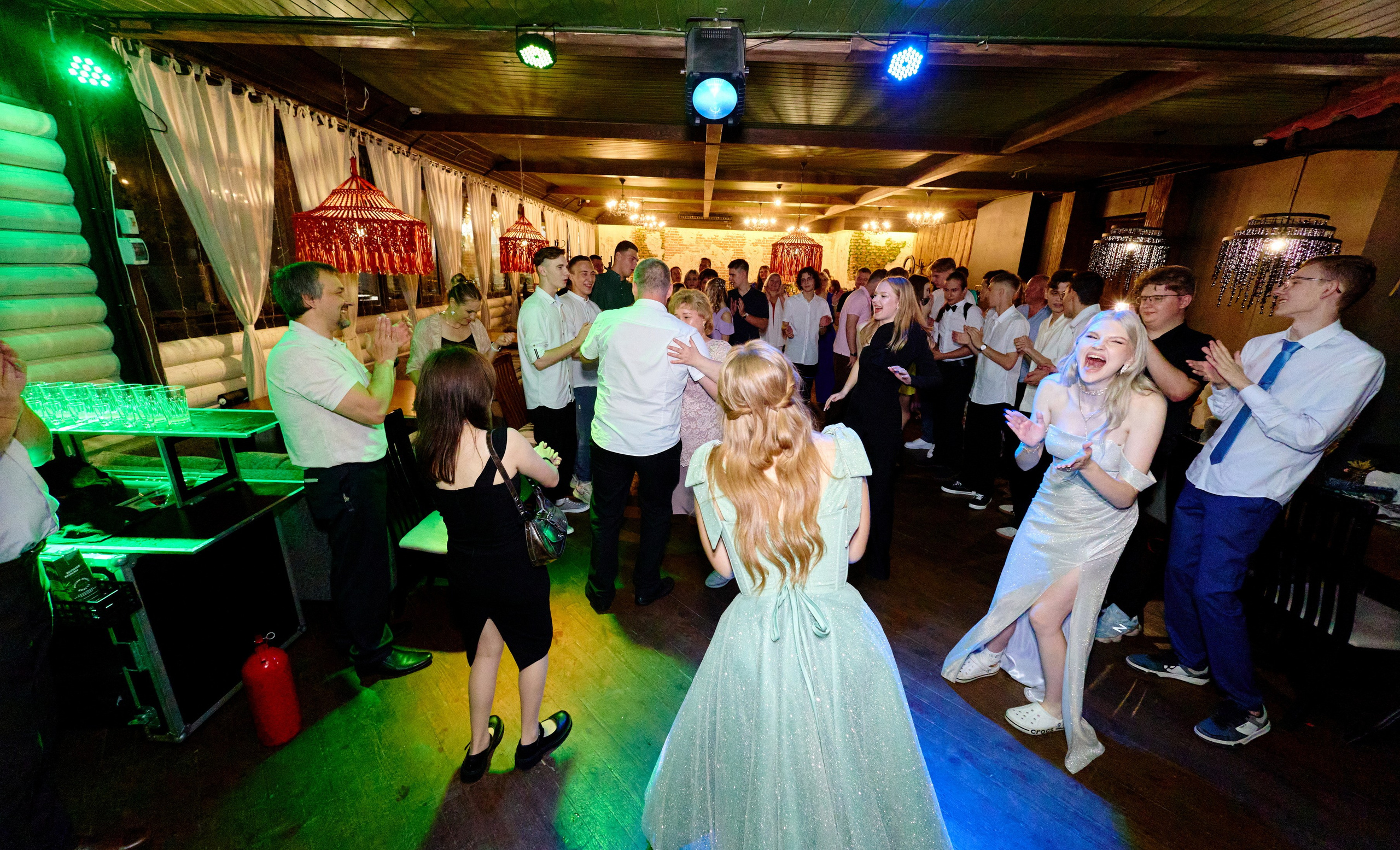 Выпускной 35 Сош. Фотограф Выпускные альбомы Таганрог Сергей Коробченко