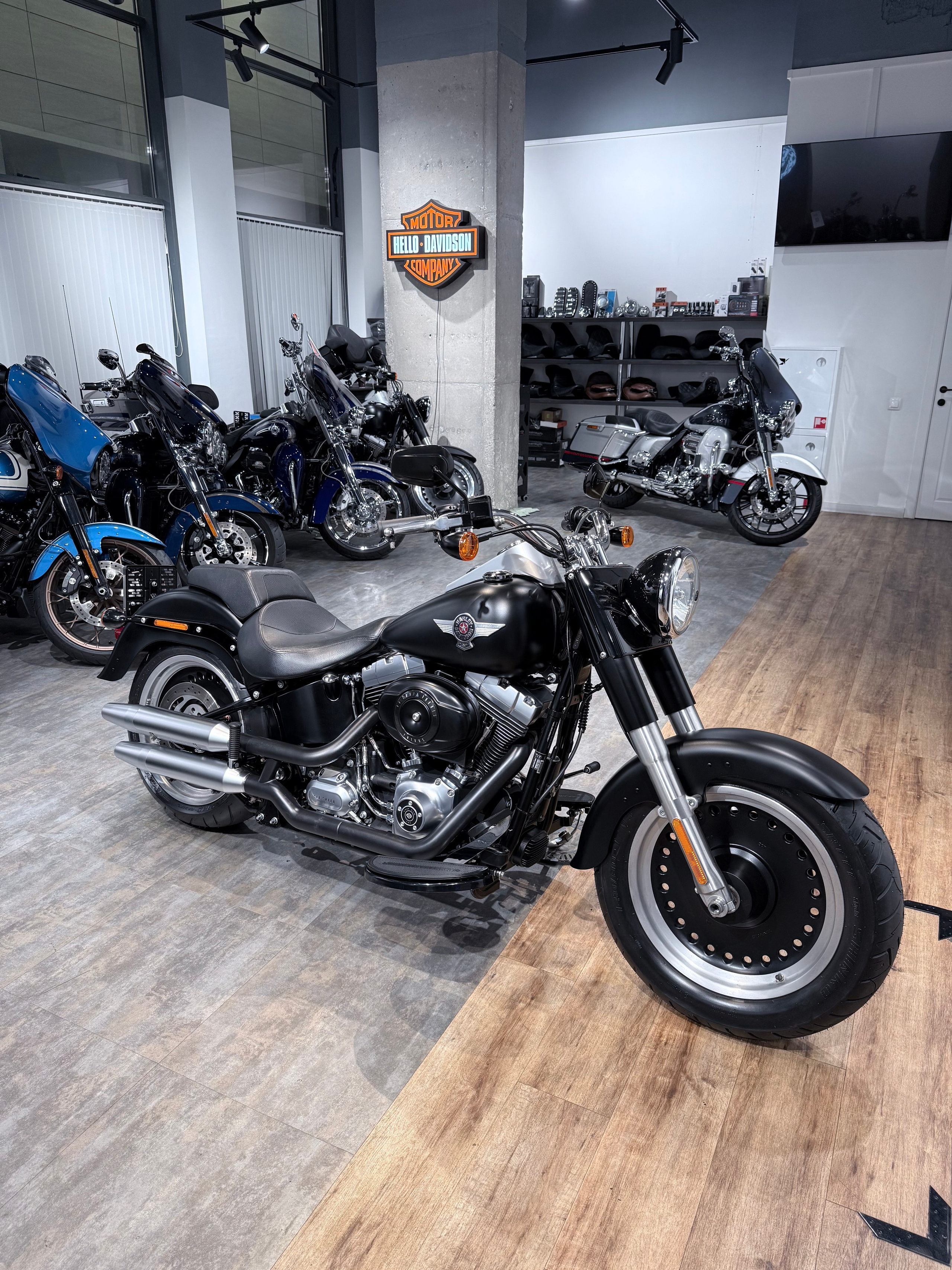 Мотоциклы Harley-Davidson 2013 Softail Black Slim ABS (Семейство Softail, Dyna). Hello Davidson, Москва. Только хорошие мотоциклы…