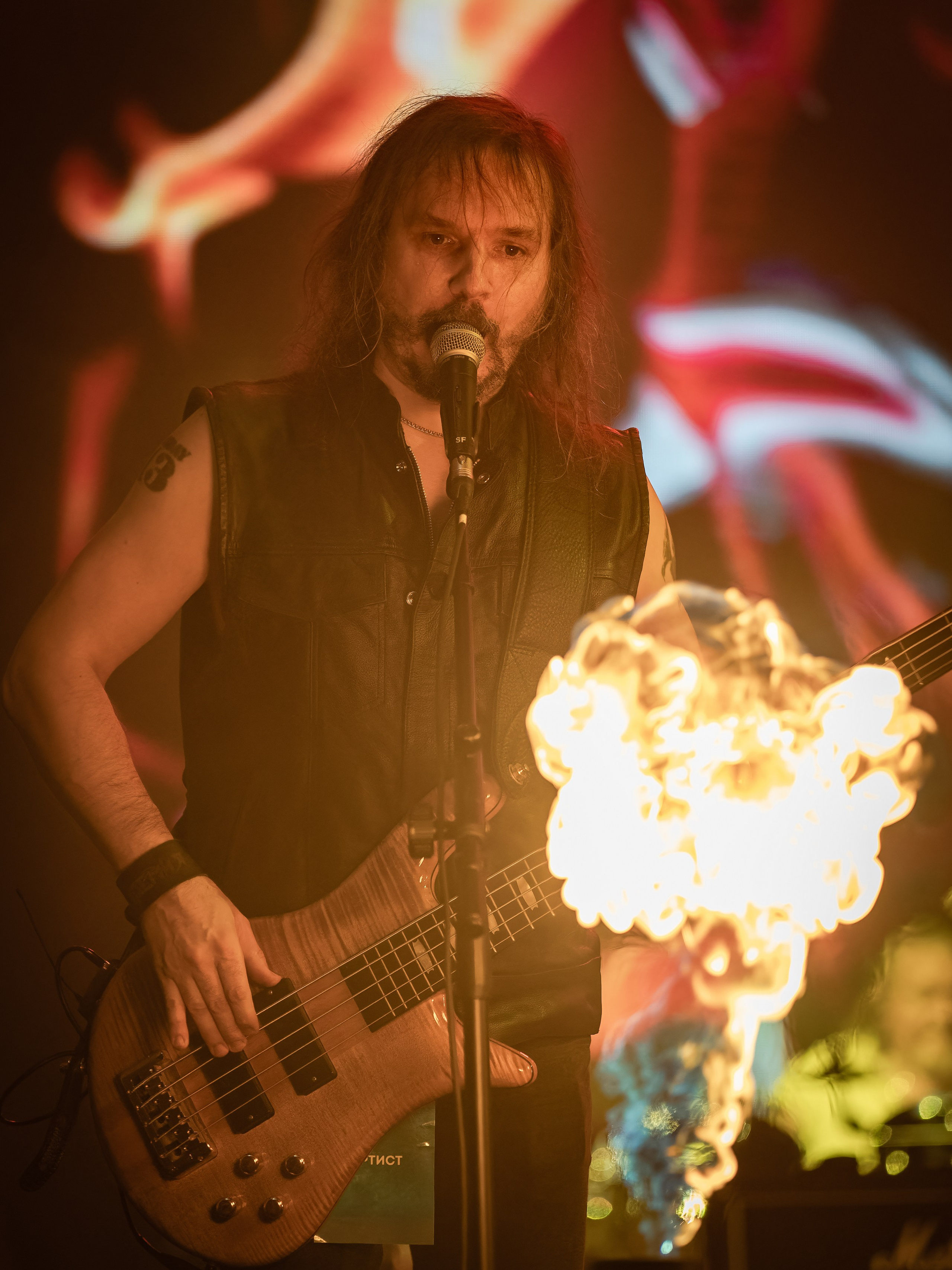 Эпидемия. Крылья Сахалина. Фотограф. г. Южно-Сахалинск. Олег Толстов