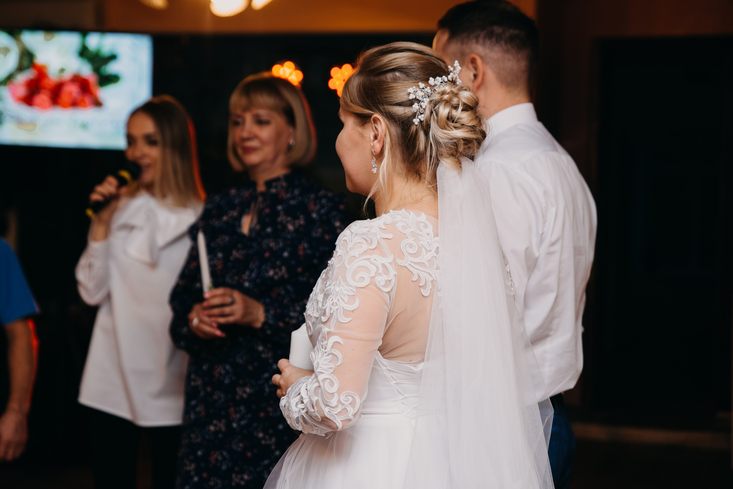 Ведущая на свадьбу Алена Пичкалева. Ведущий, Тамада, DJ, фото в Перми. Хорошее настроение