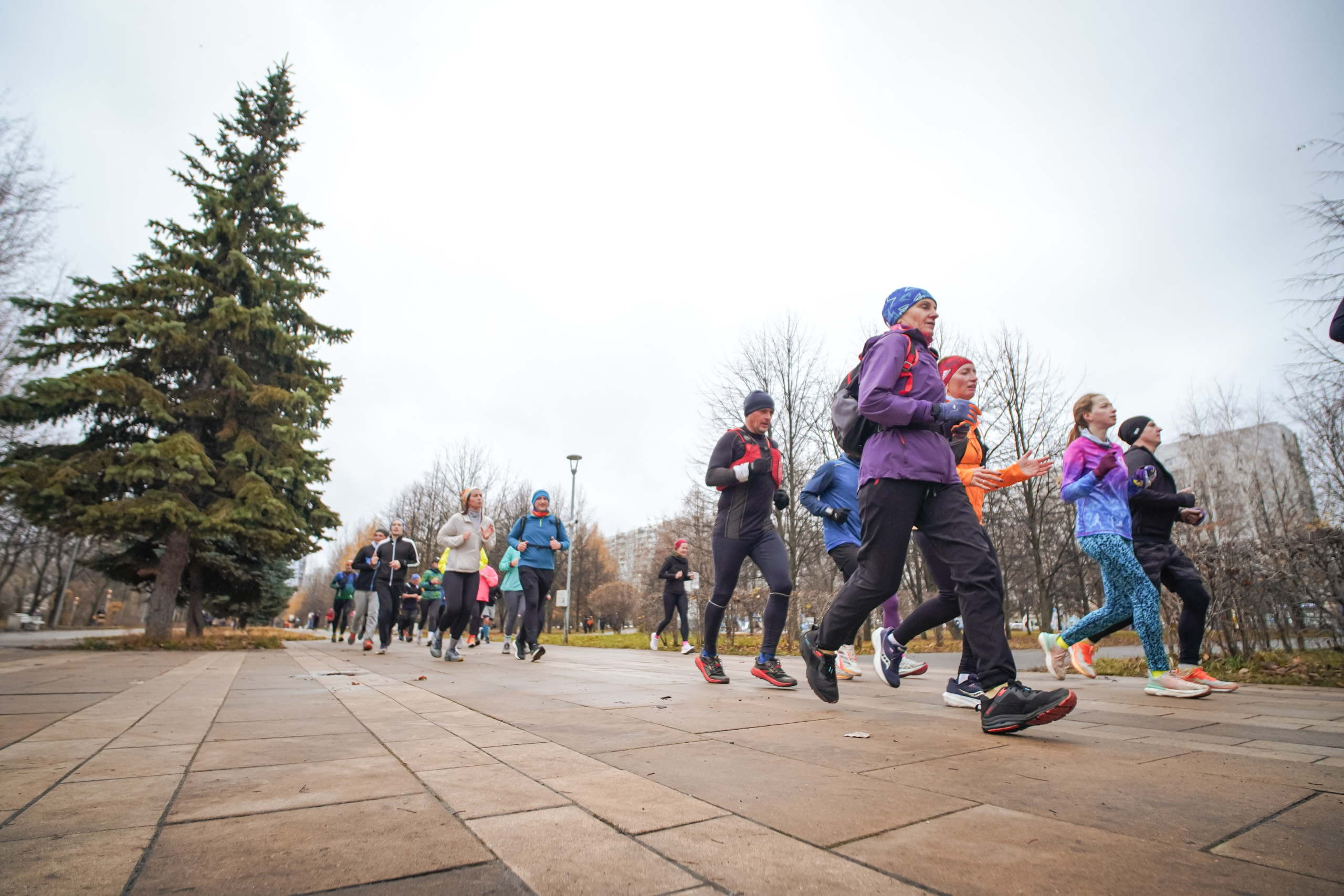 #марафонудома #яuzarun 2024 2-я петля, группа 6:30. Роман Капилюшов. Бег. Фото. Видео. г. Люберцы