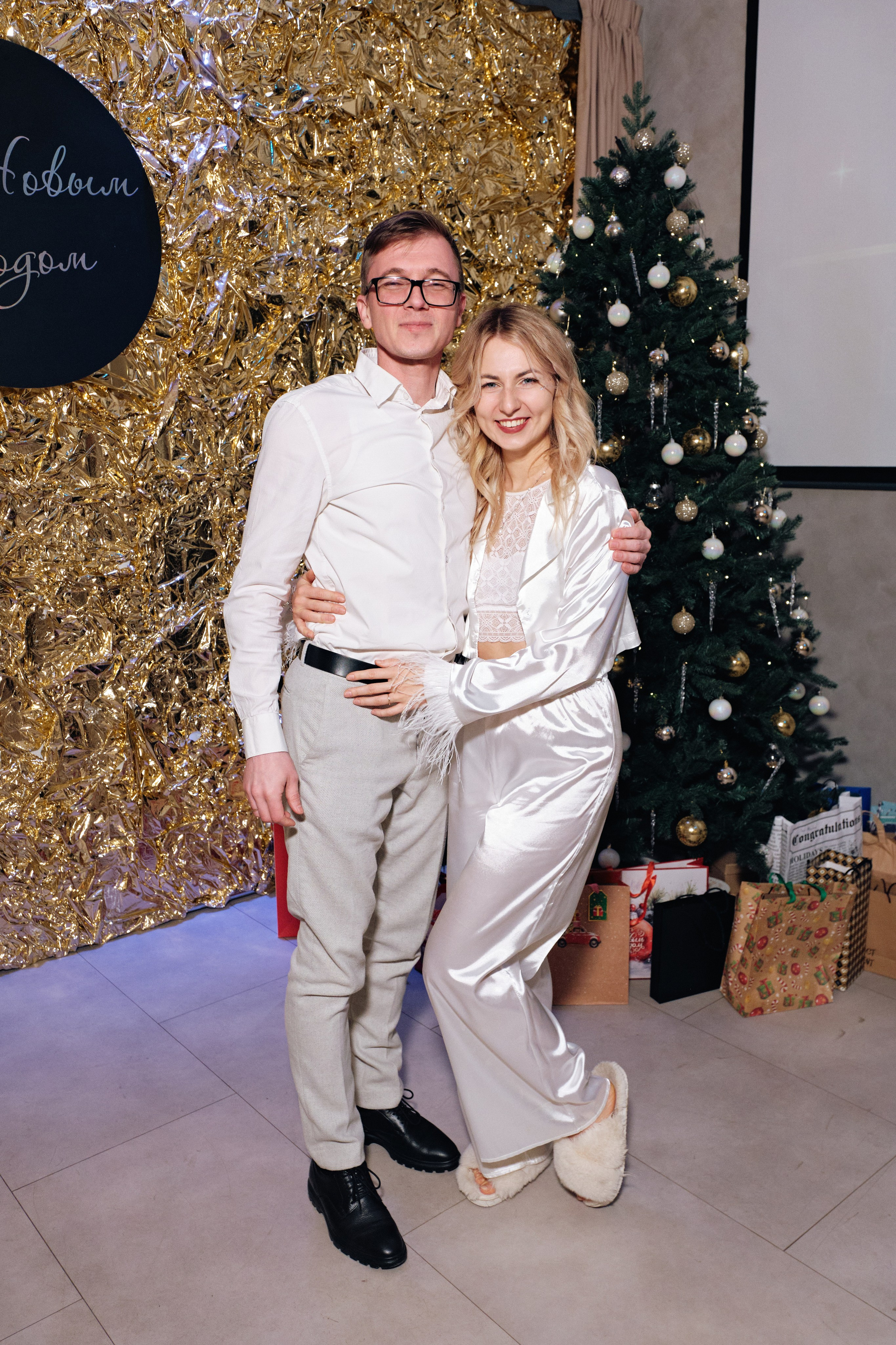 Корпоратив в белом компании Pride group. Семейные и свадебные фотосессии в СПб, в студии, на улице, на природе