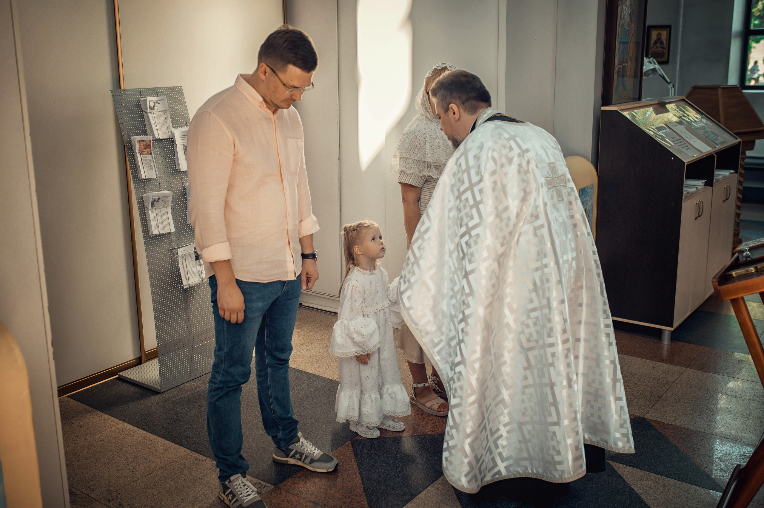 Таинство Крещения Полины. Храм Всех Святых Мамаев Курган г. Волгоград. Церковный, семейный и репортажный фотограф Волгоград, Волжский