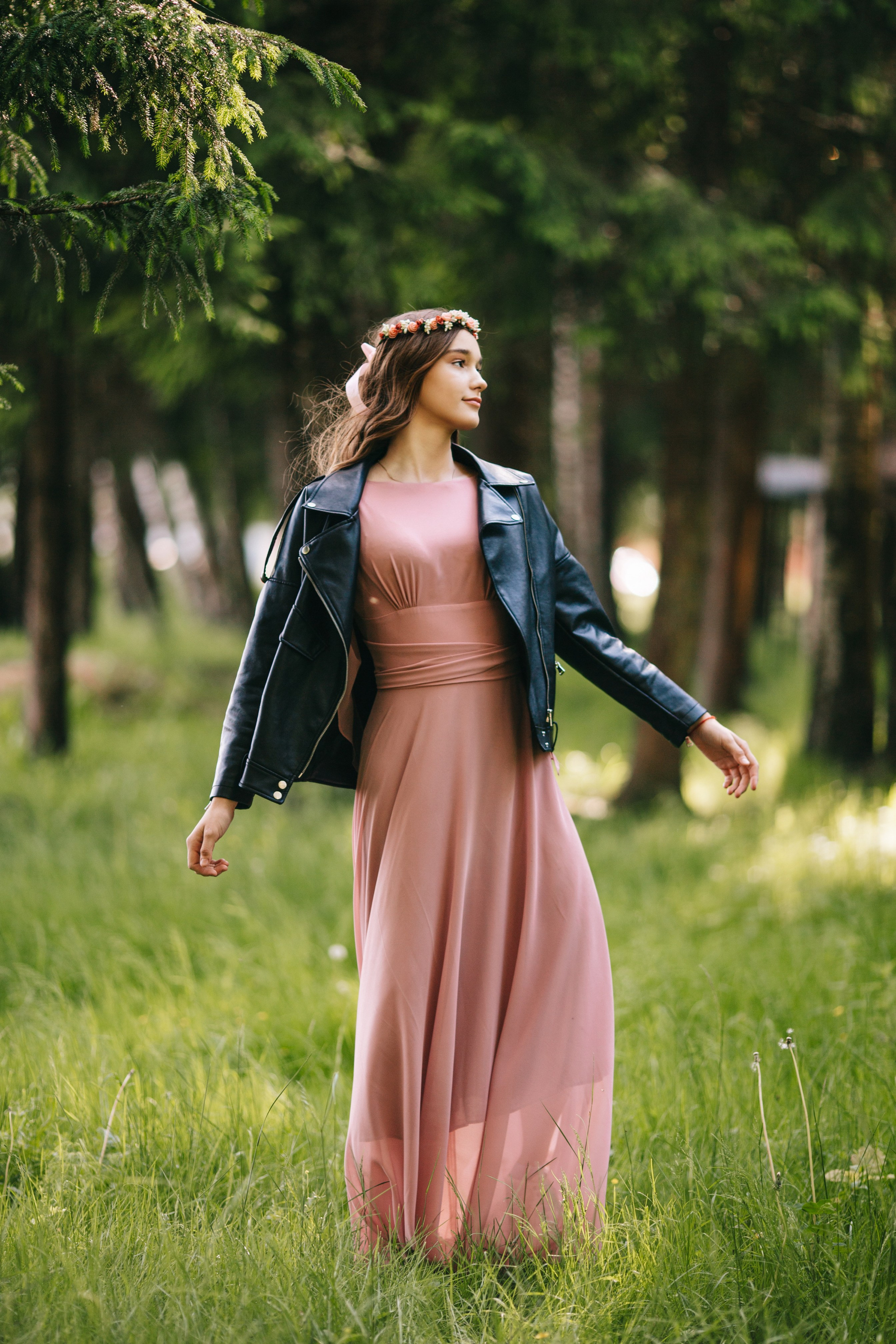 Фотосессия с лошадьми в Москве и МО, девушка в платье. Фотосессии с лошадьми