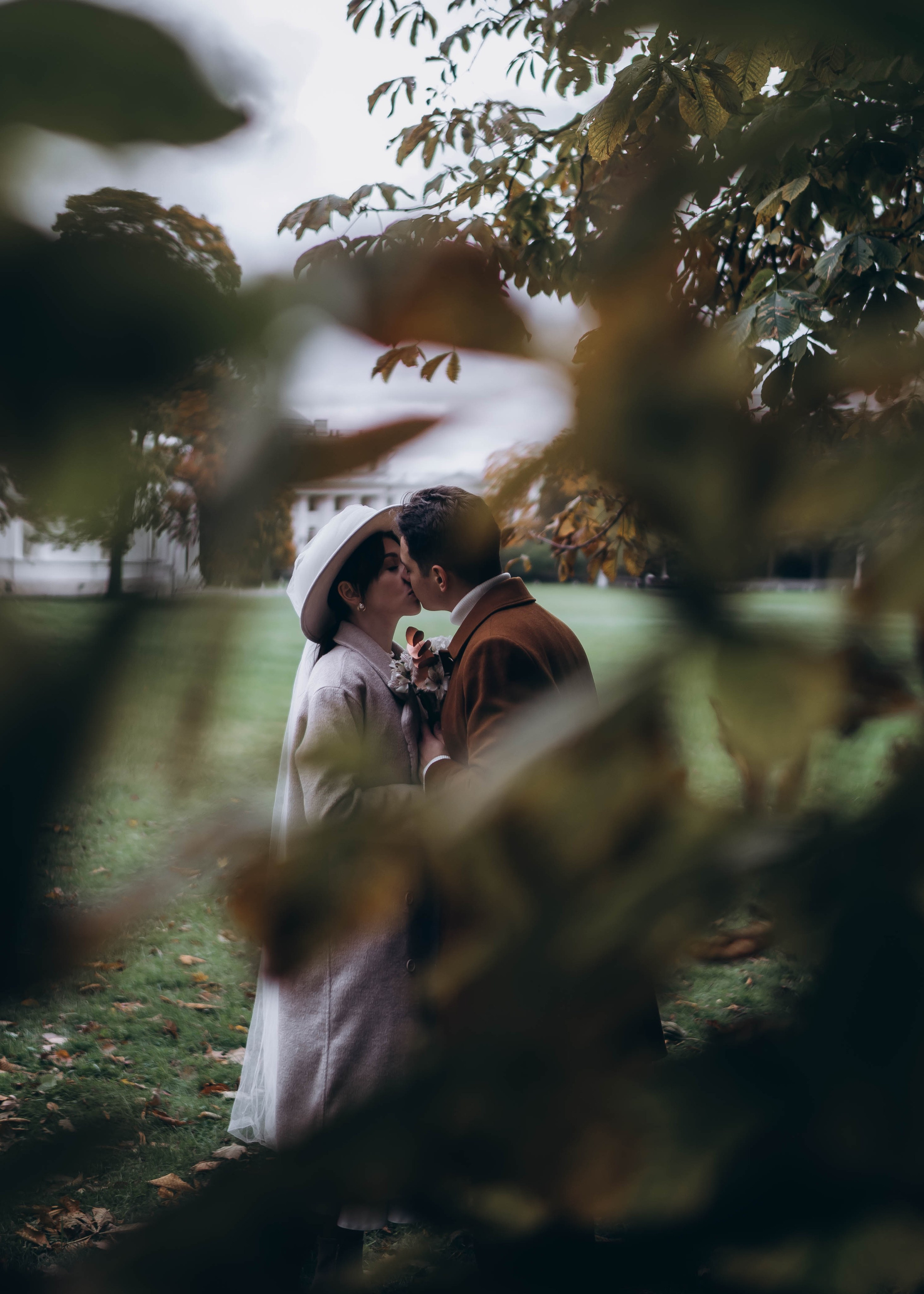 Лавстори в парке. Фотограф Ксения Овтина