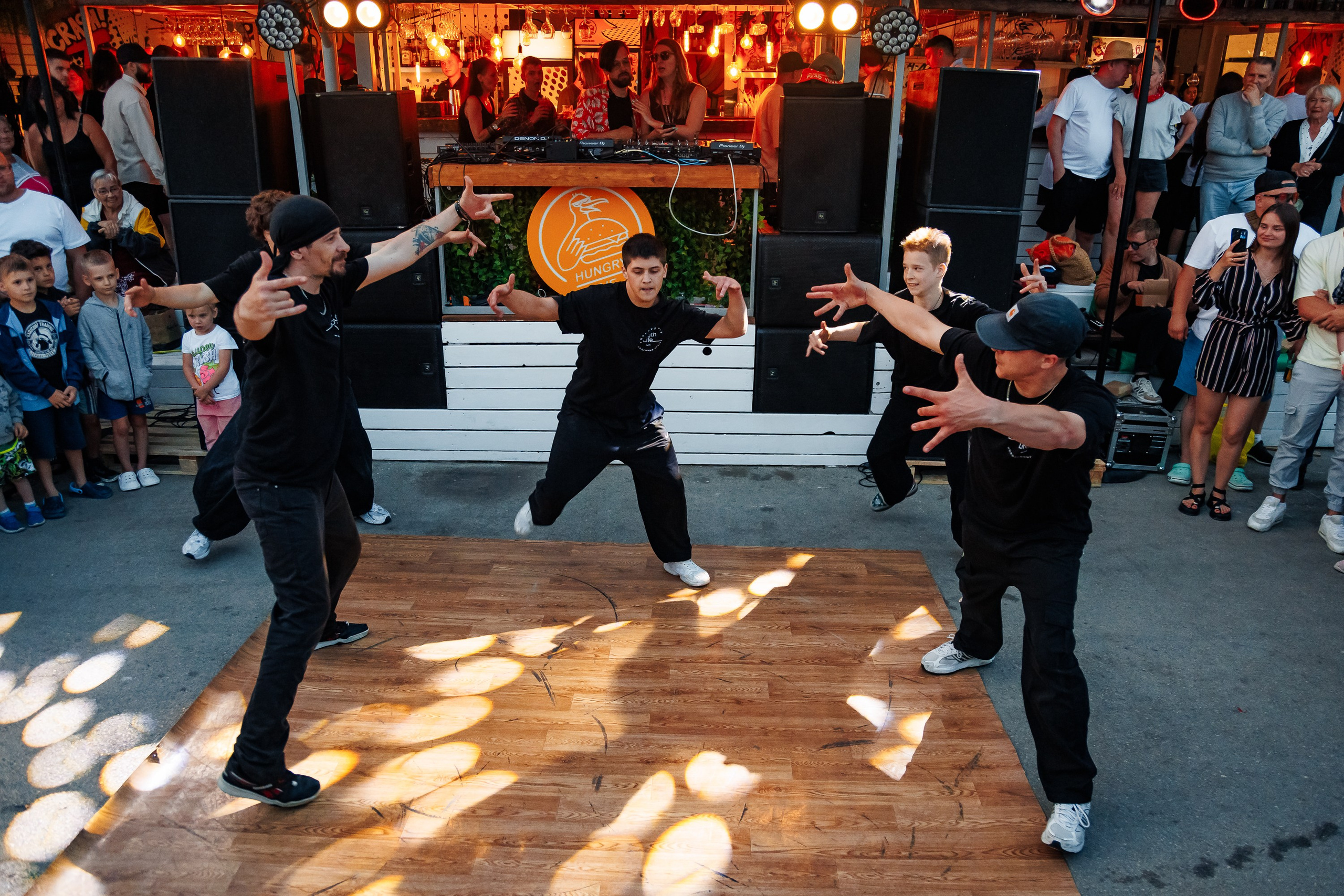 Открытие сезона в HUNGRY BIRD_Симеиз_Крым_14.06.2025. Аминов Руслан | Фотограф