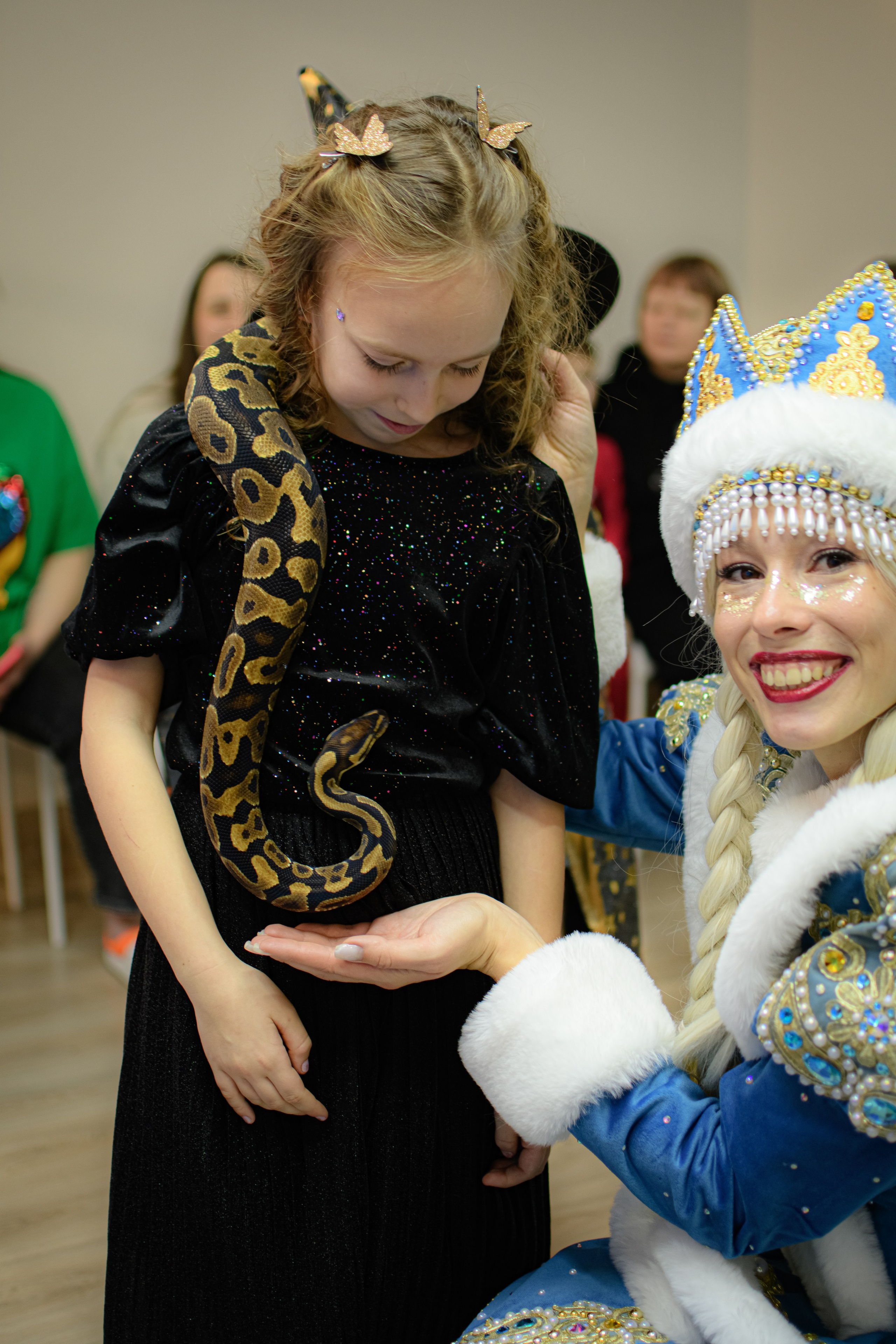 HAPPY NEW YEAR. Photokarish