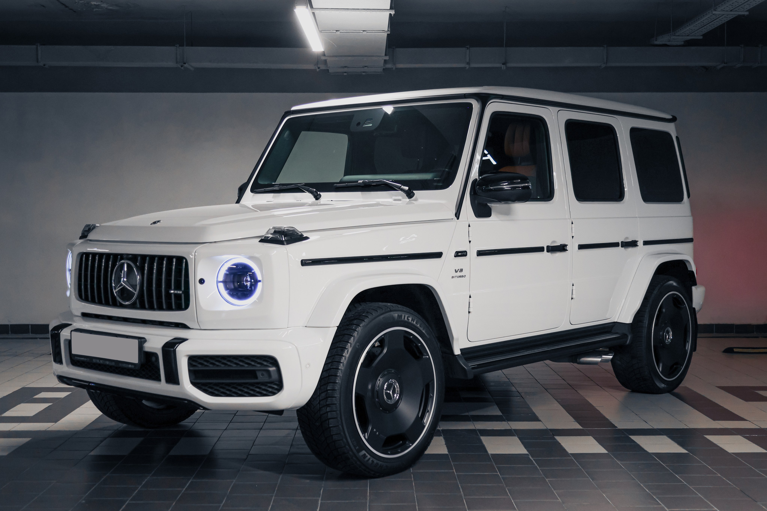 2022 MERCEDES BENZ G63 AMG $235,000 / 16,414 KM ODOMETER. Mixturecaptures