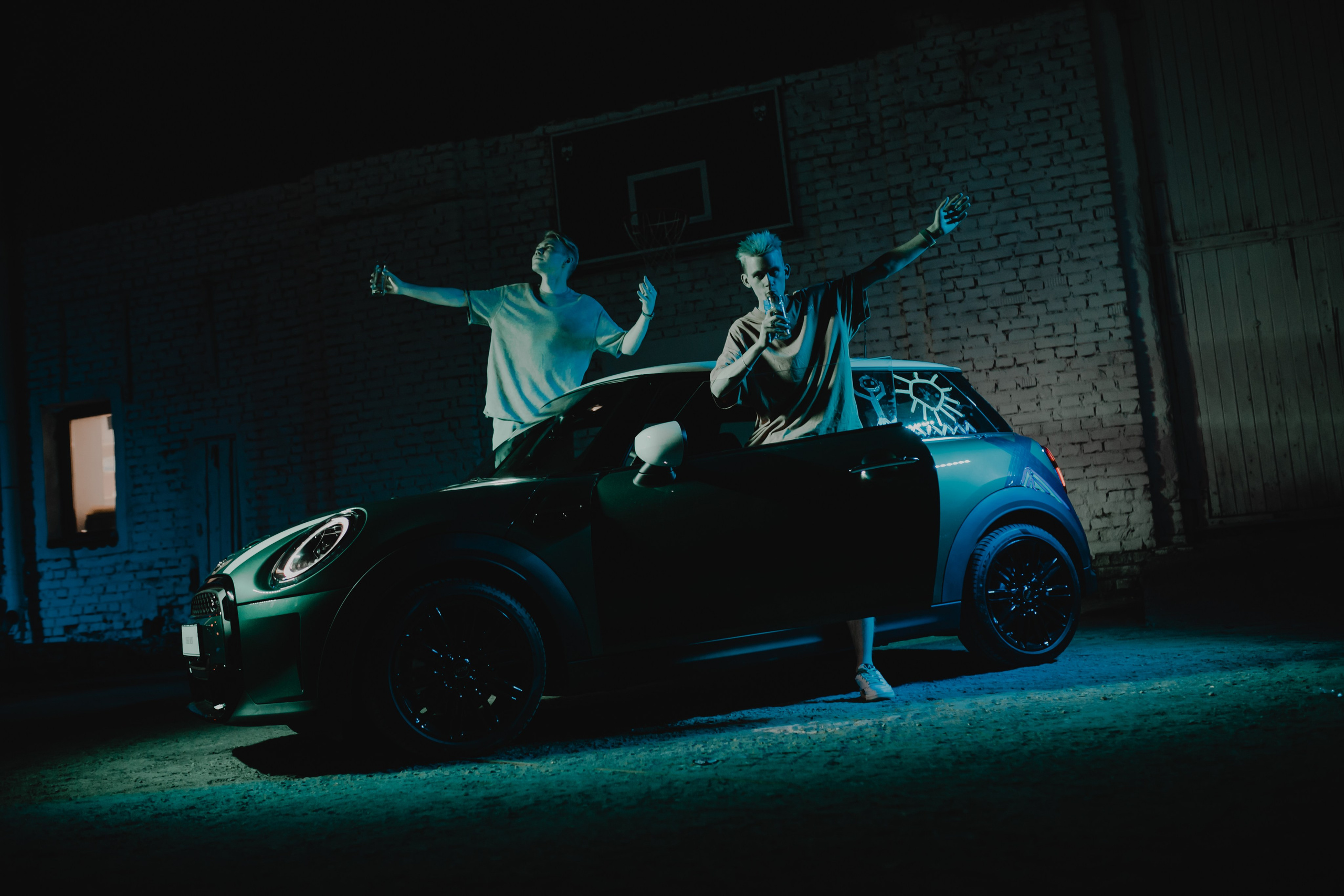 New MINI Cooper в Гоголь Центре. Репортажный, event, концертный и backstage фотограф из Москвы Виталий Кривцов