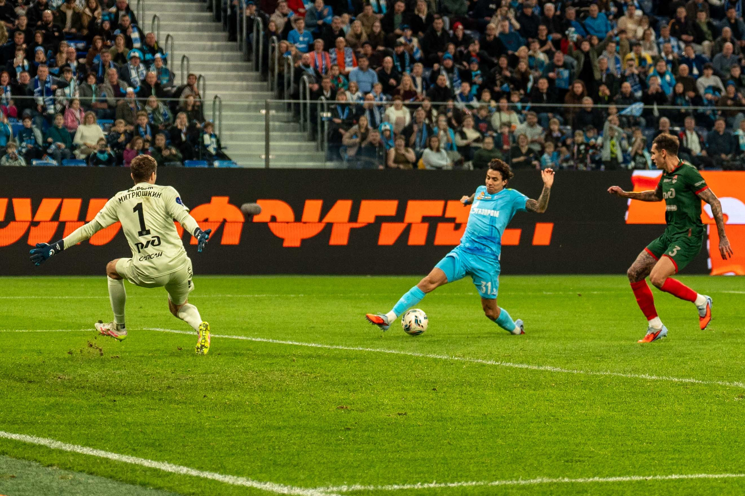 Зенит — Локомотив: фотогалерея 14-го тура РПЛ на Газпром Арене | Антон Гауф. Спортивный фотограф в Санкт-Петербурге | Антон Гауф