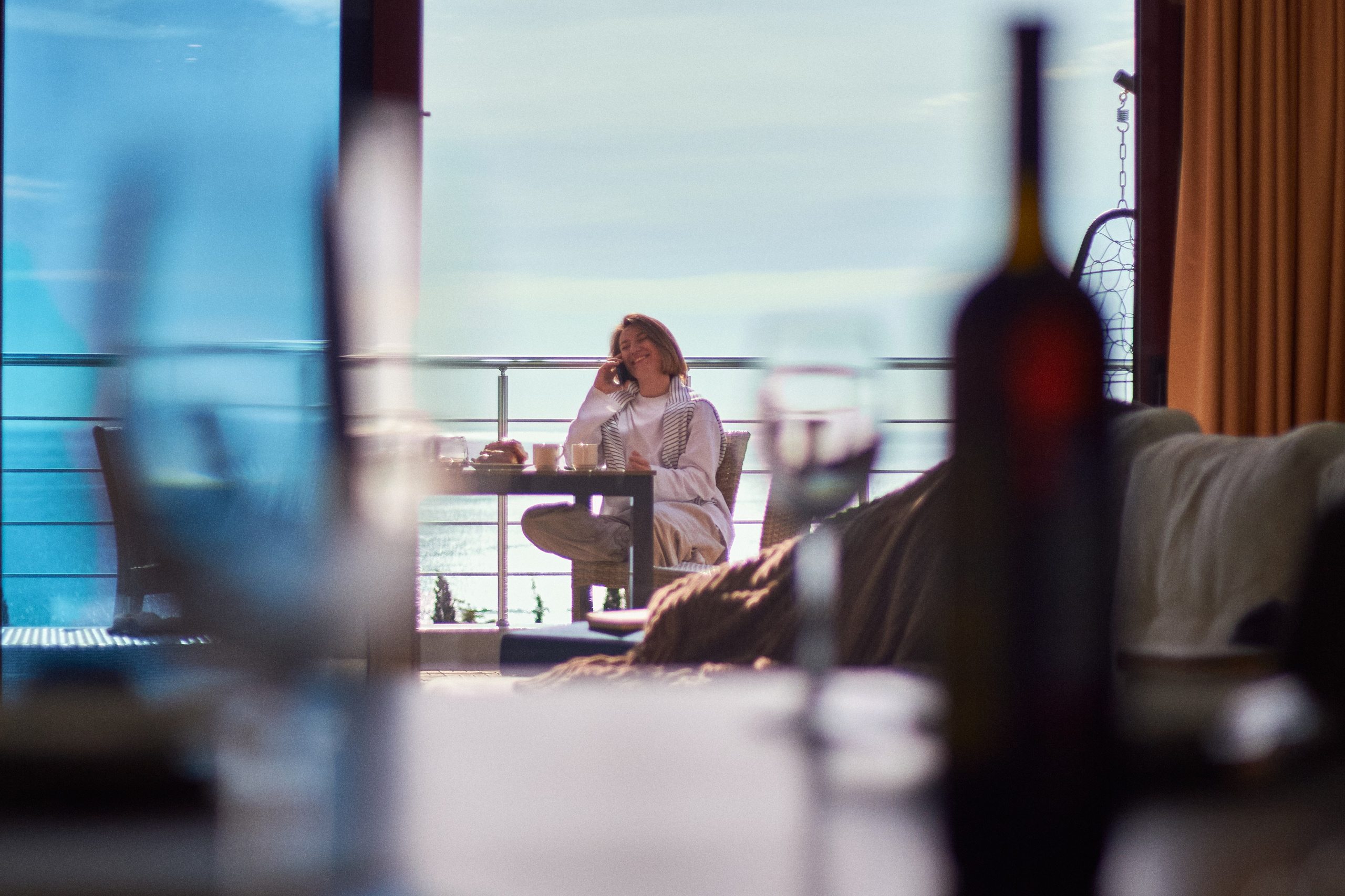 Интерьерная съёмка. Живые фото в Крыму | Фотограф Роман Скрипкин | Искренние фотографии без поз и суеты