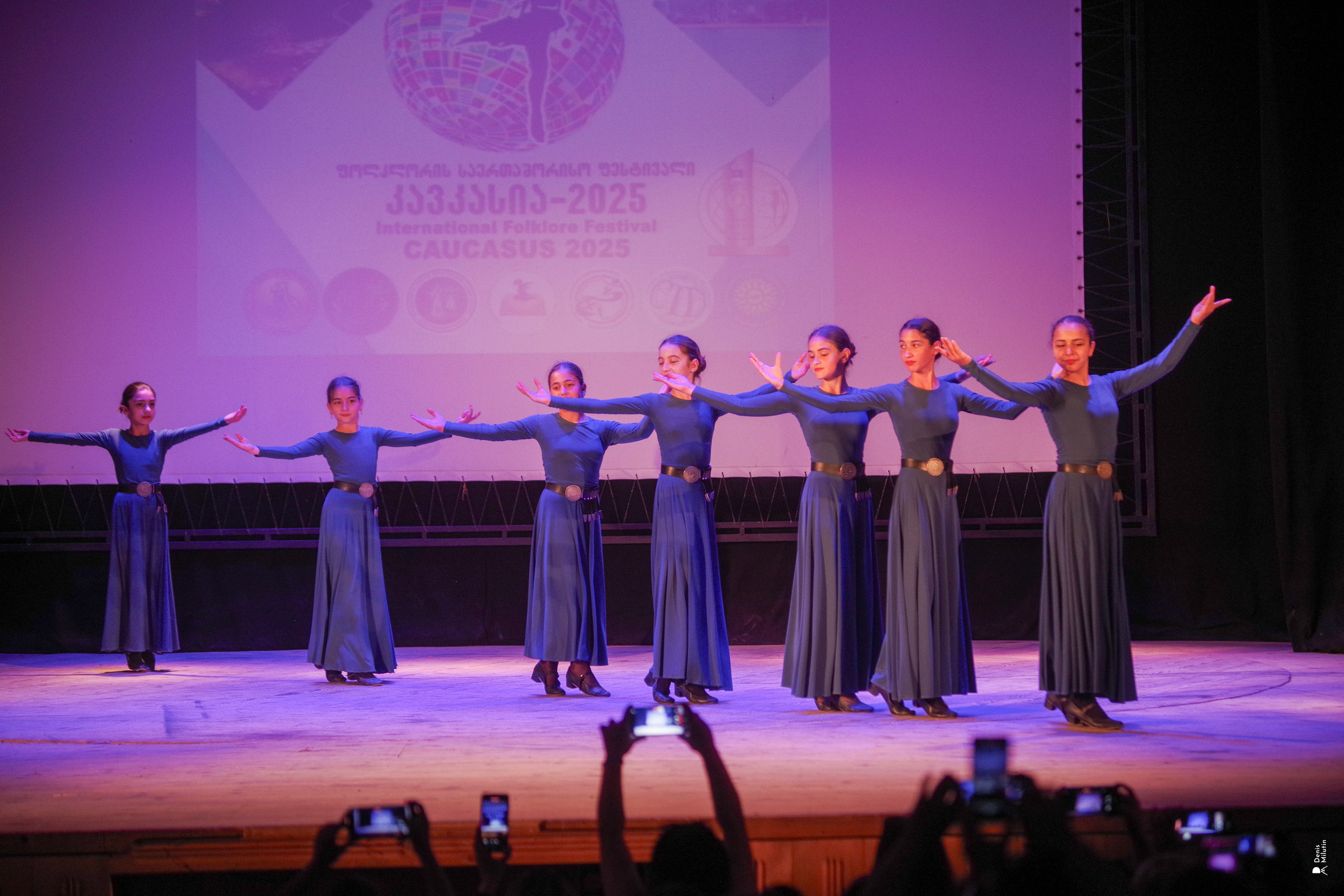 Танцы в прекрасном Они. Портретный фотограф Денис Милютин