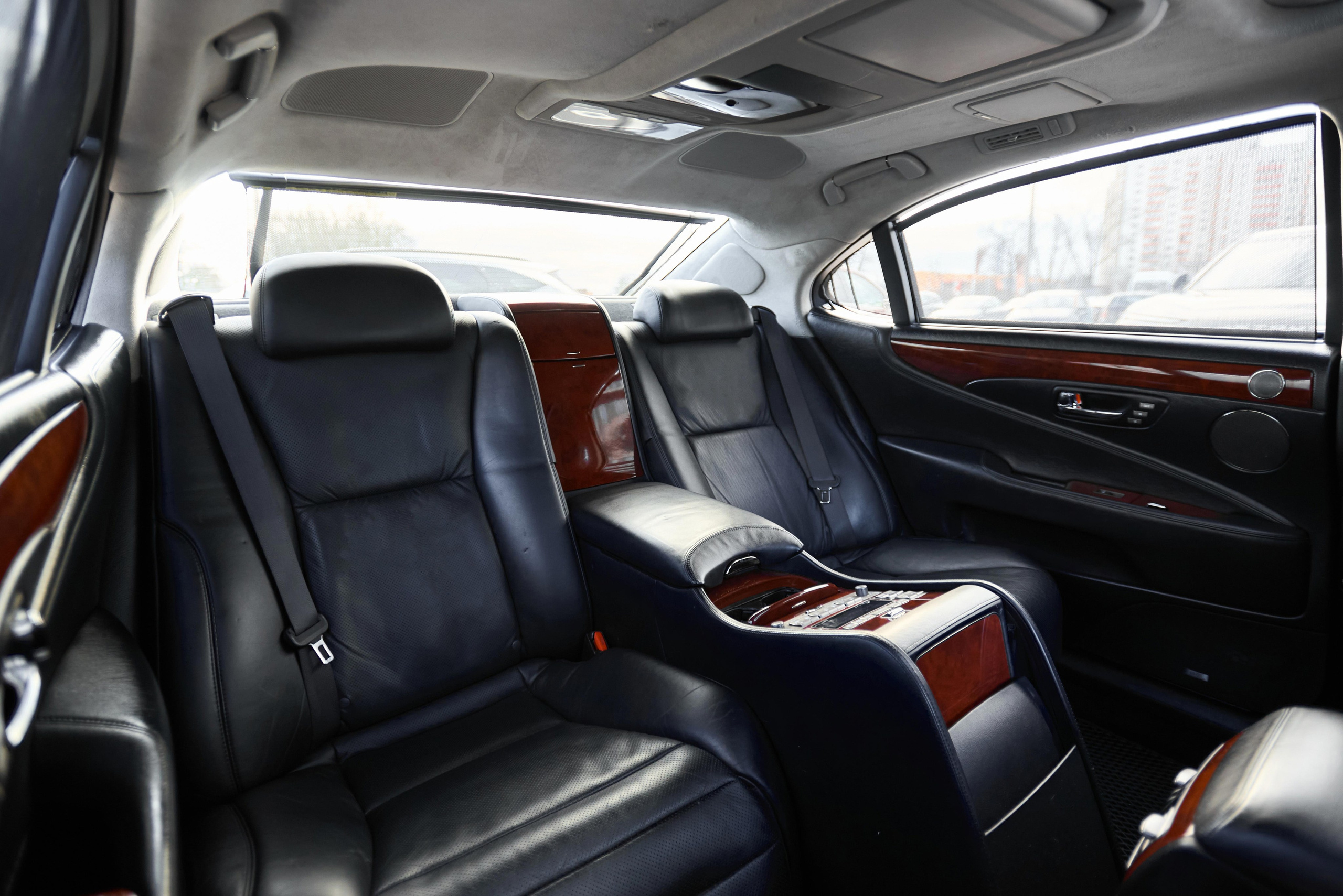 Lexus LS460L. Автомобильный и интерьерный фотограф в Минске Александр Тагаев