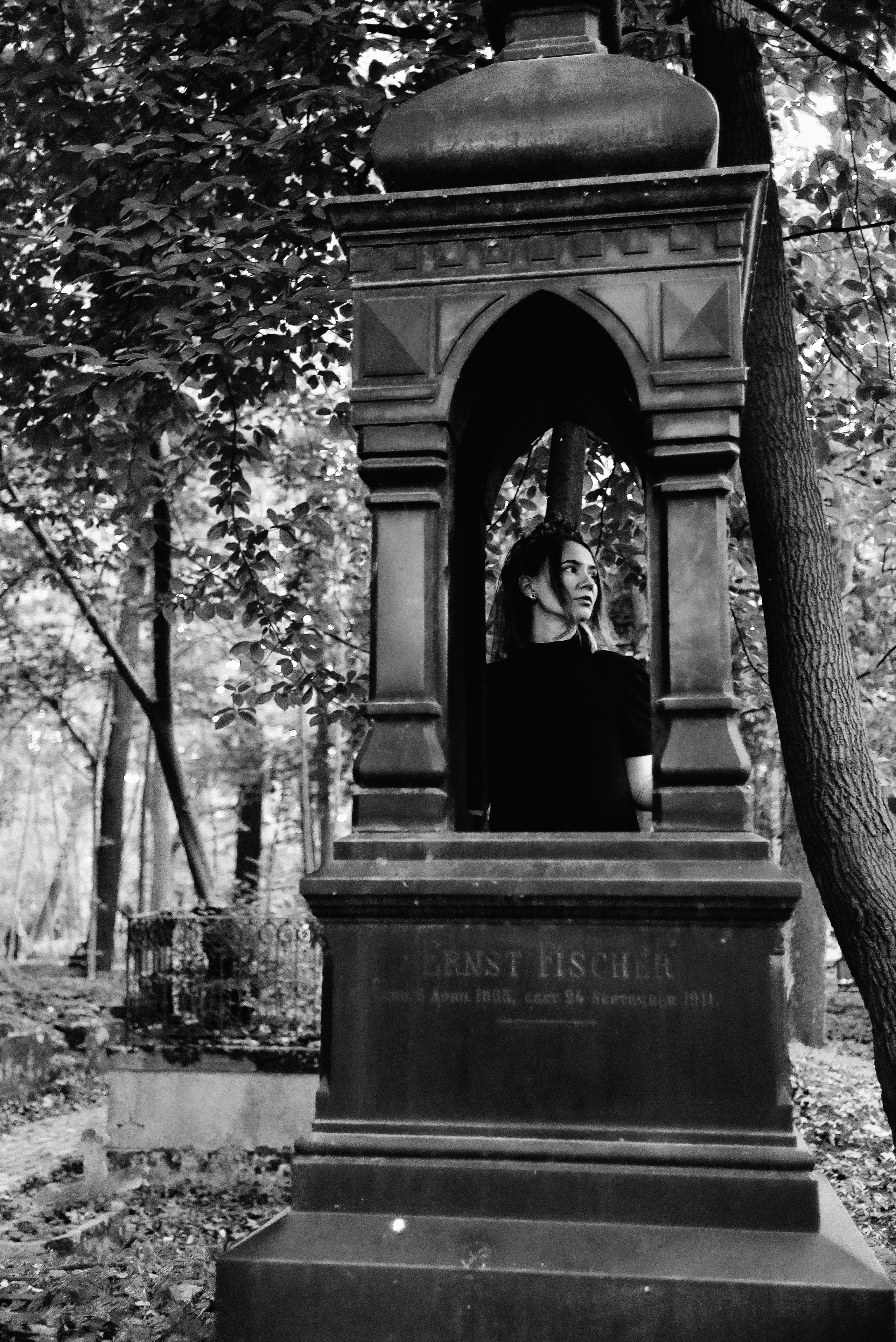 Аня.Cemetery. Фотограф в Санкт-Петербурге. Диана Шкутова