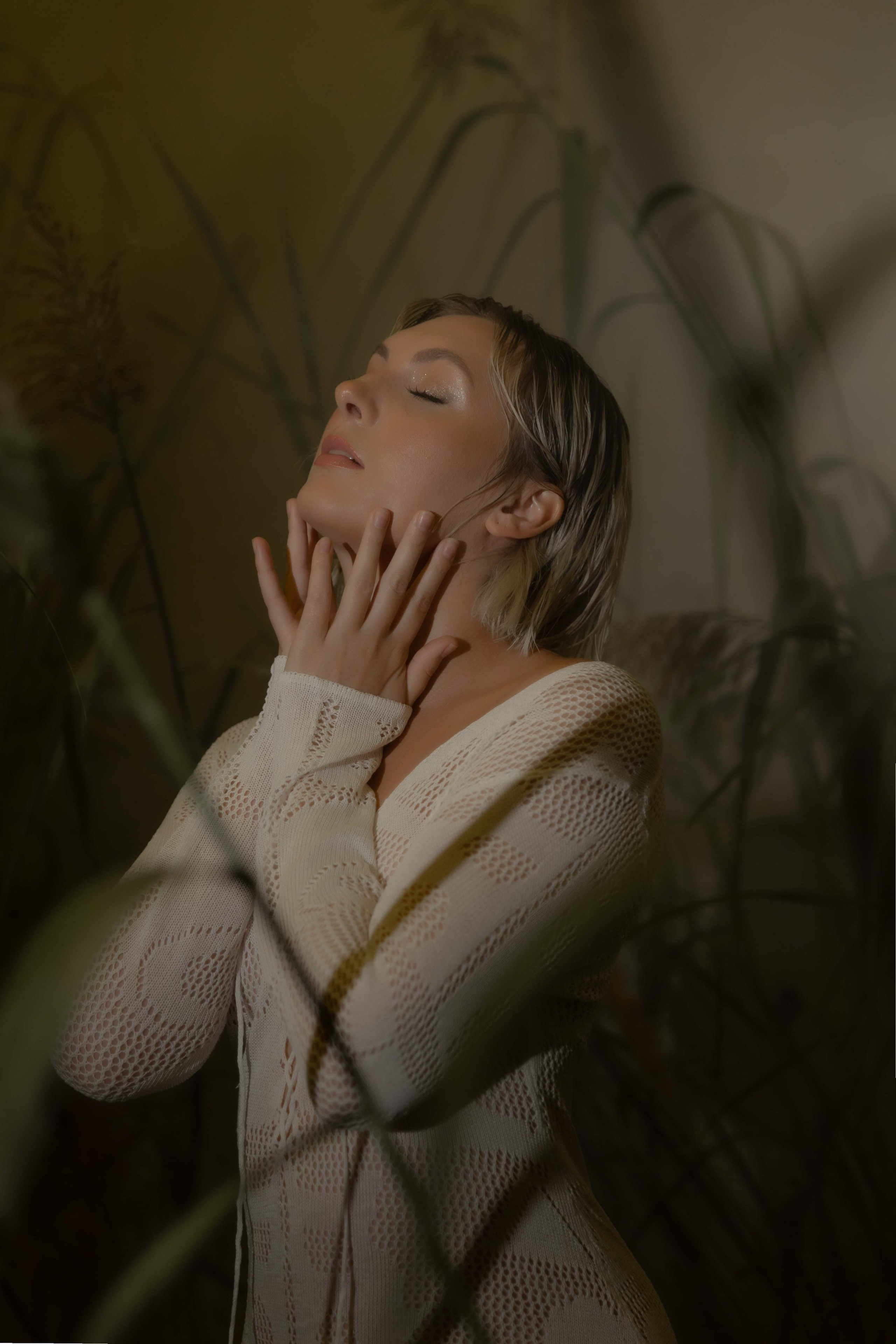 Настя. Я Ира и я фотографирую свадьбы более 10 лет