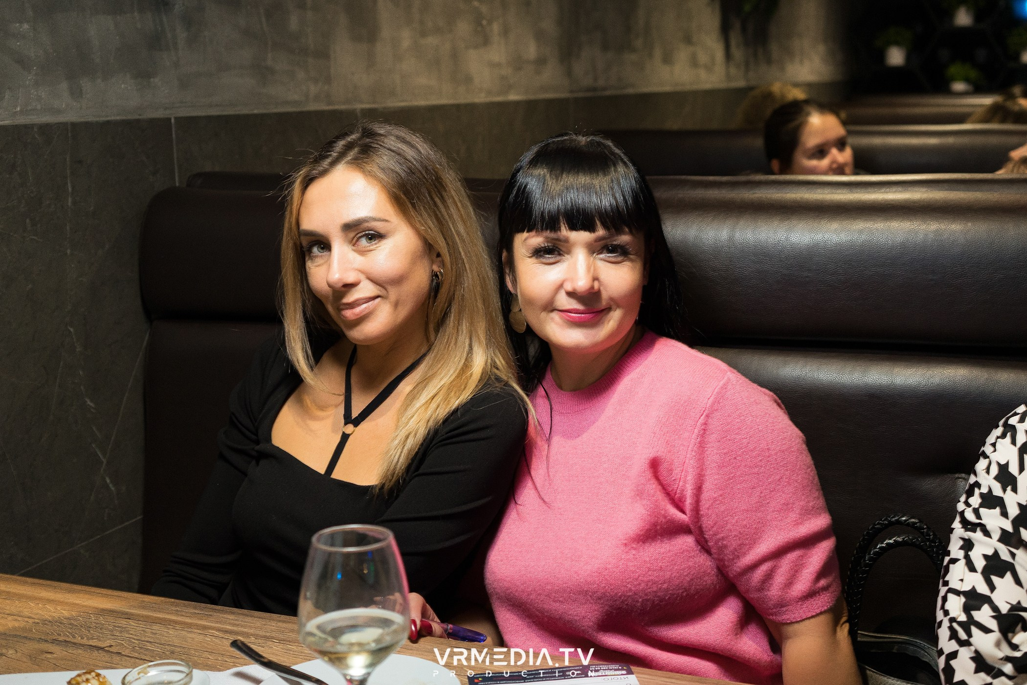 Эйнштейн Party в баре «Друзья»