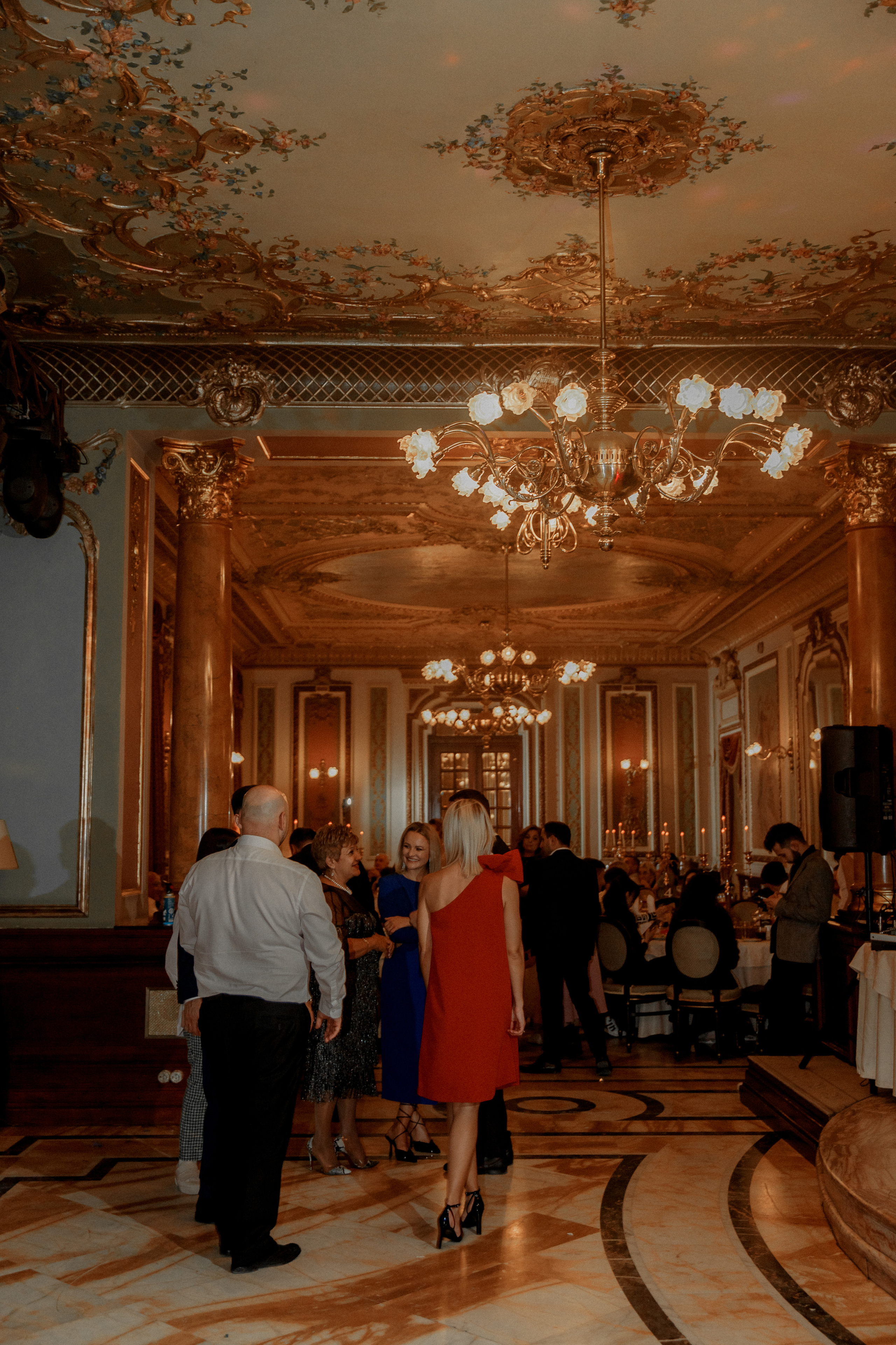 Арам и Астра W 18.12.2021. Свадебный фотограф в Москве и по всему миру