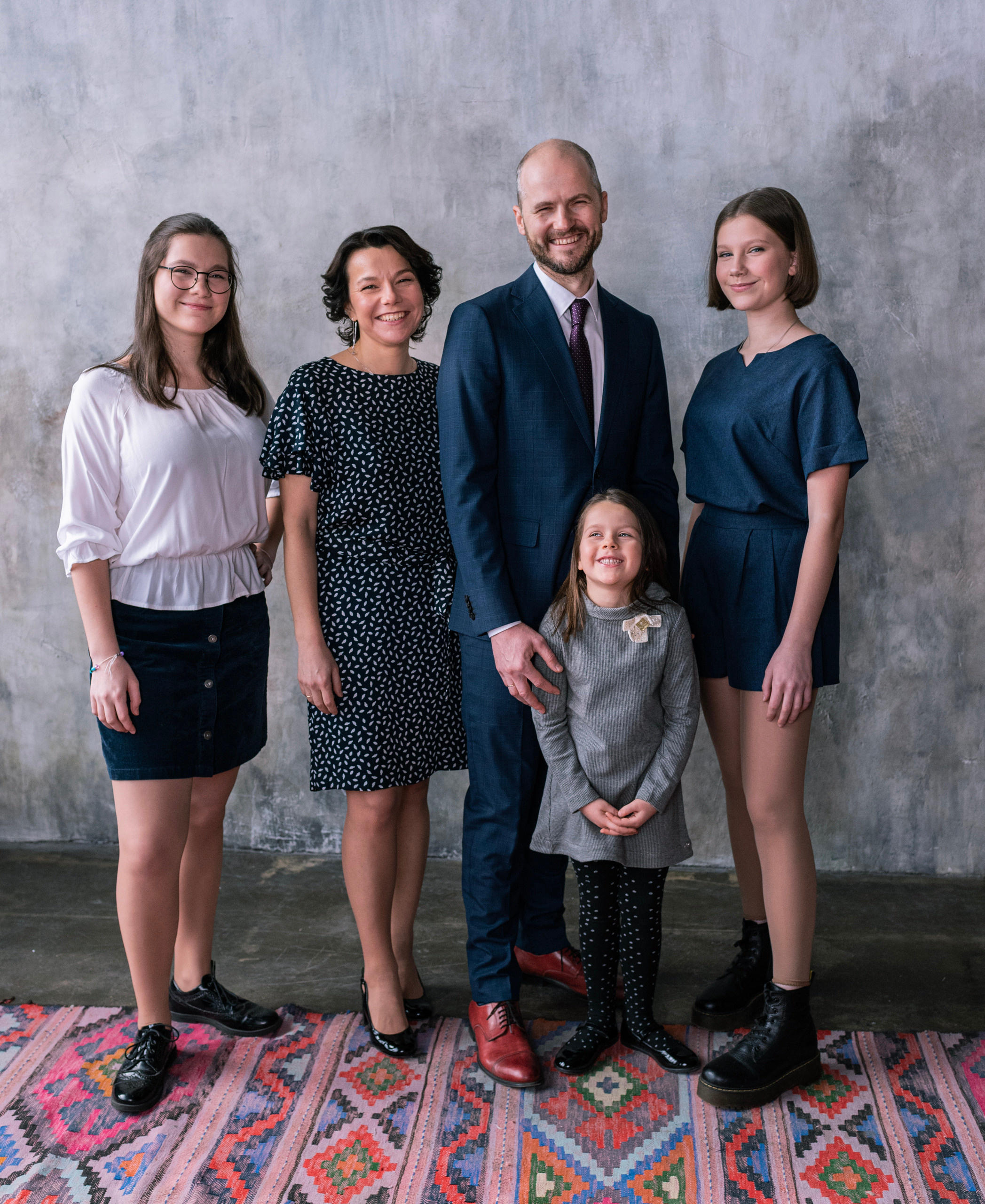 Студийная съемка большой семьи. Семейный фотограф в Москве Анна Коропова