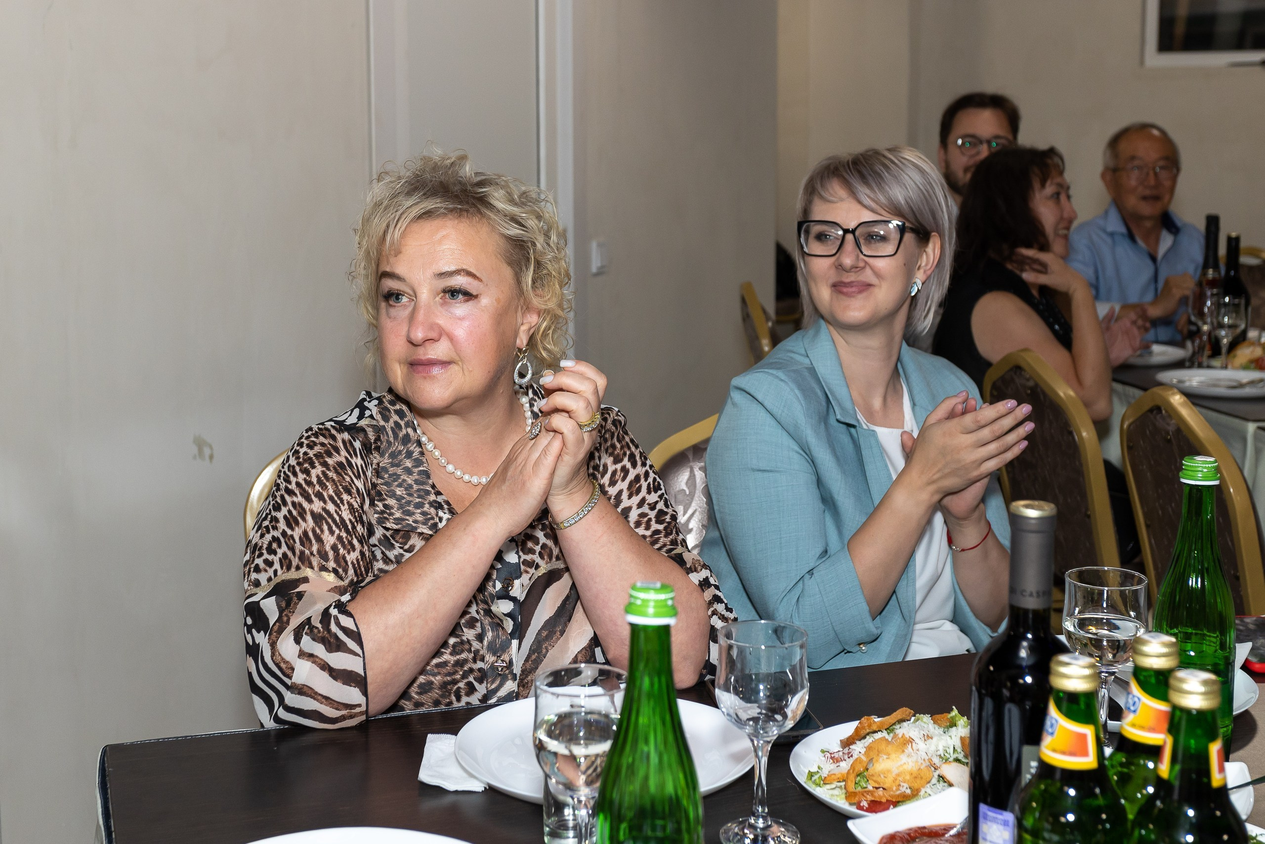 Вручение аттестата и выпускной вечер. Выпускные альбомы Майкоп, Краснодар Елена Золотарева