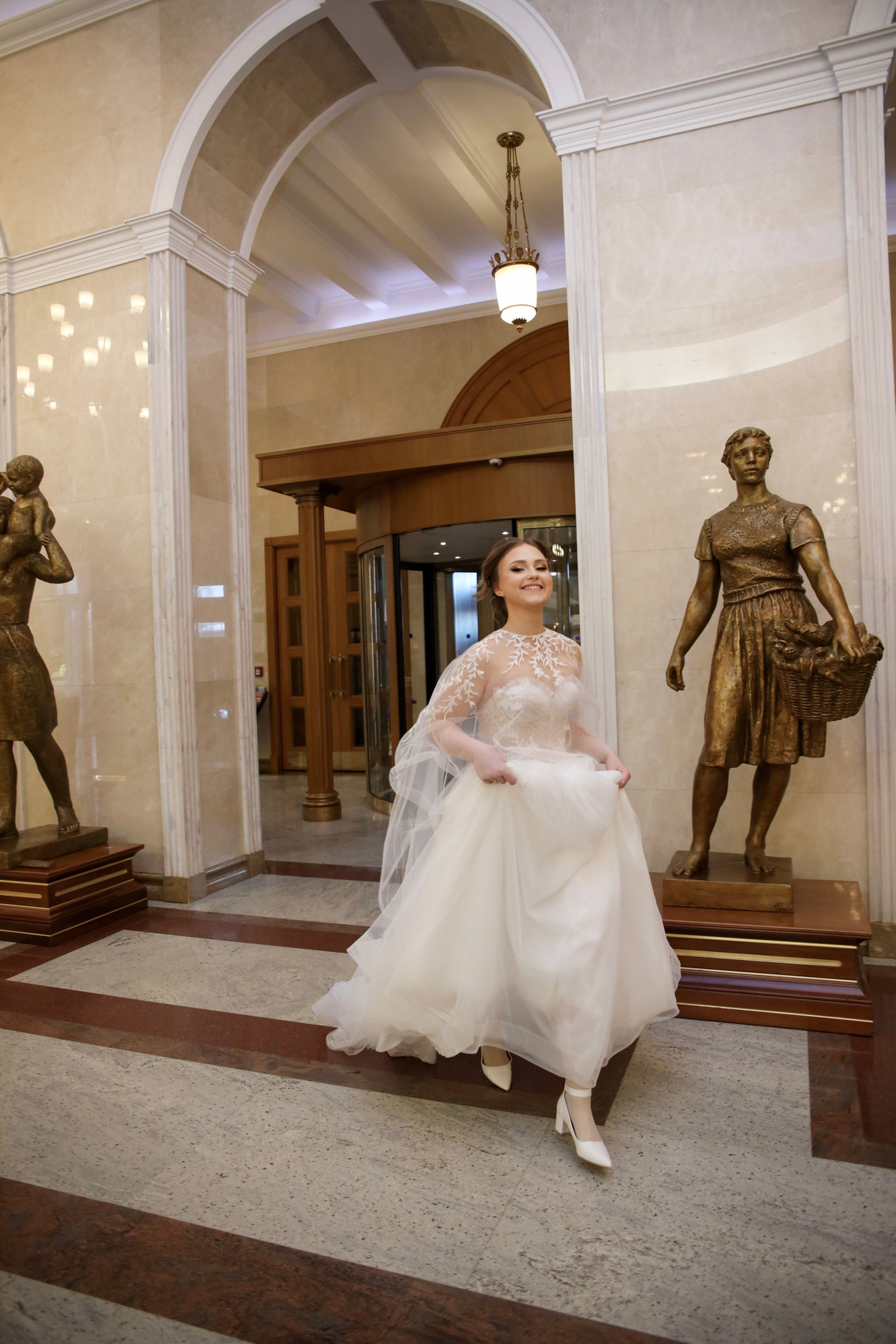 Алина и Илья Свадебная фотосессия гостиница Redisson. Главная