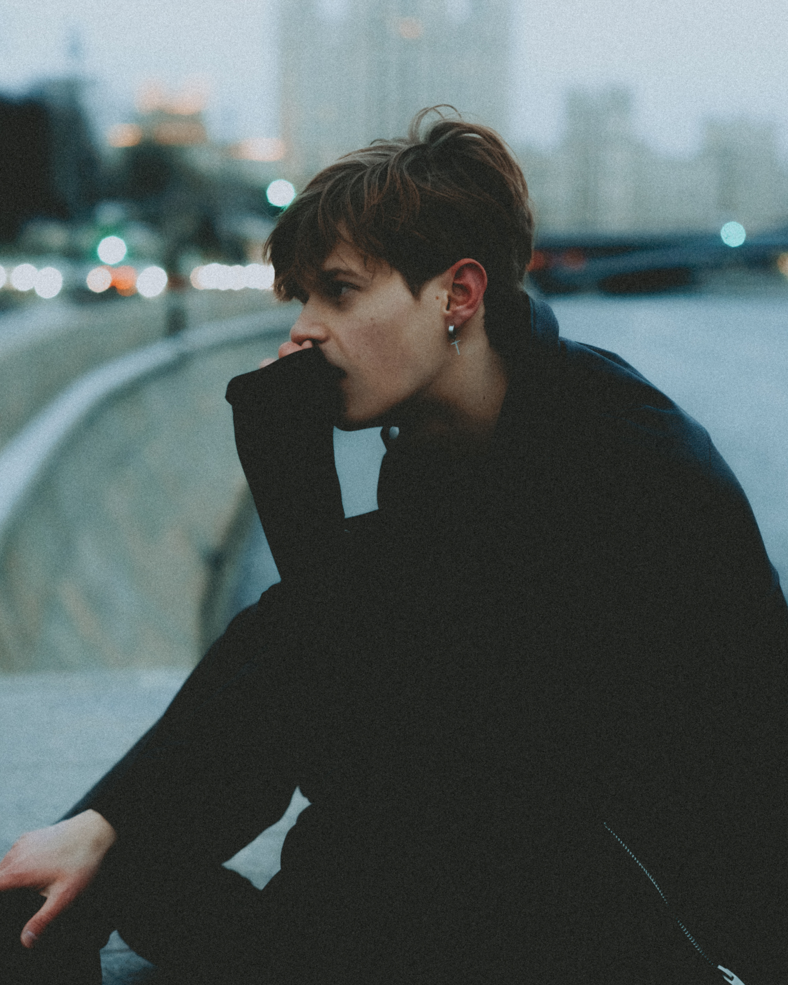 Мужской портрет на улице