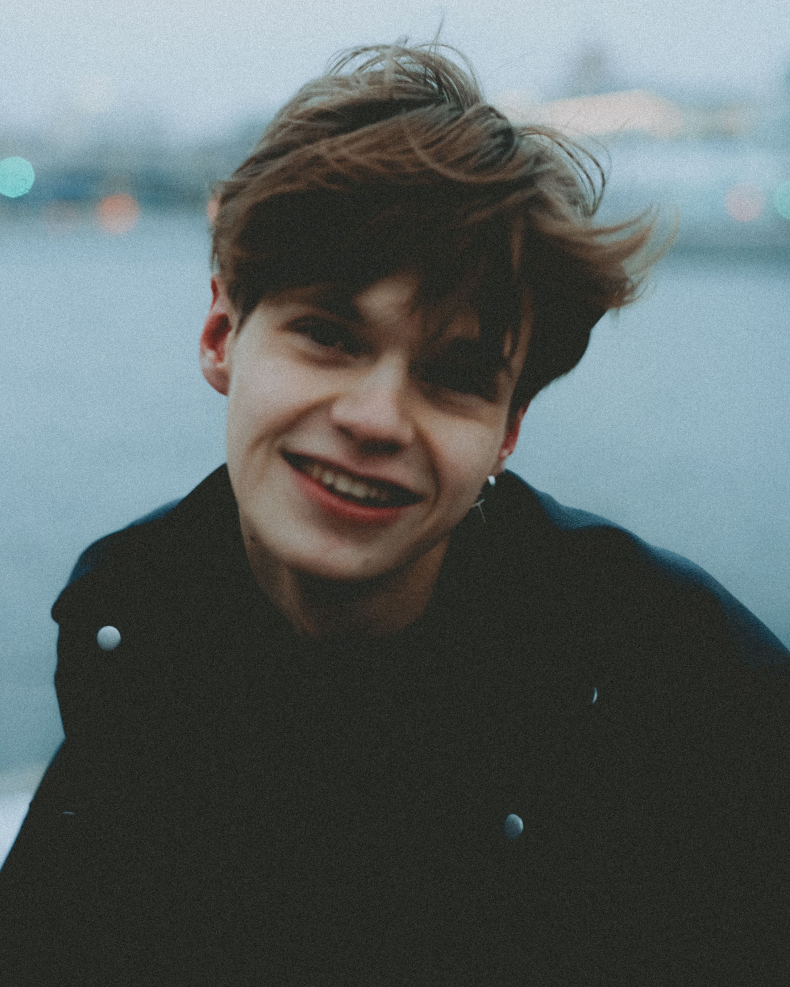 Мужской портрет на улице