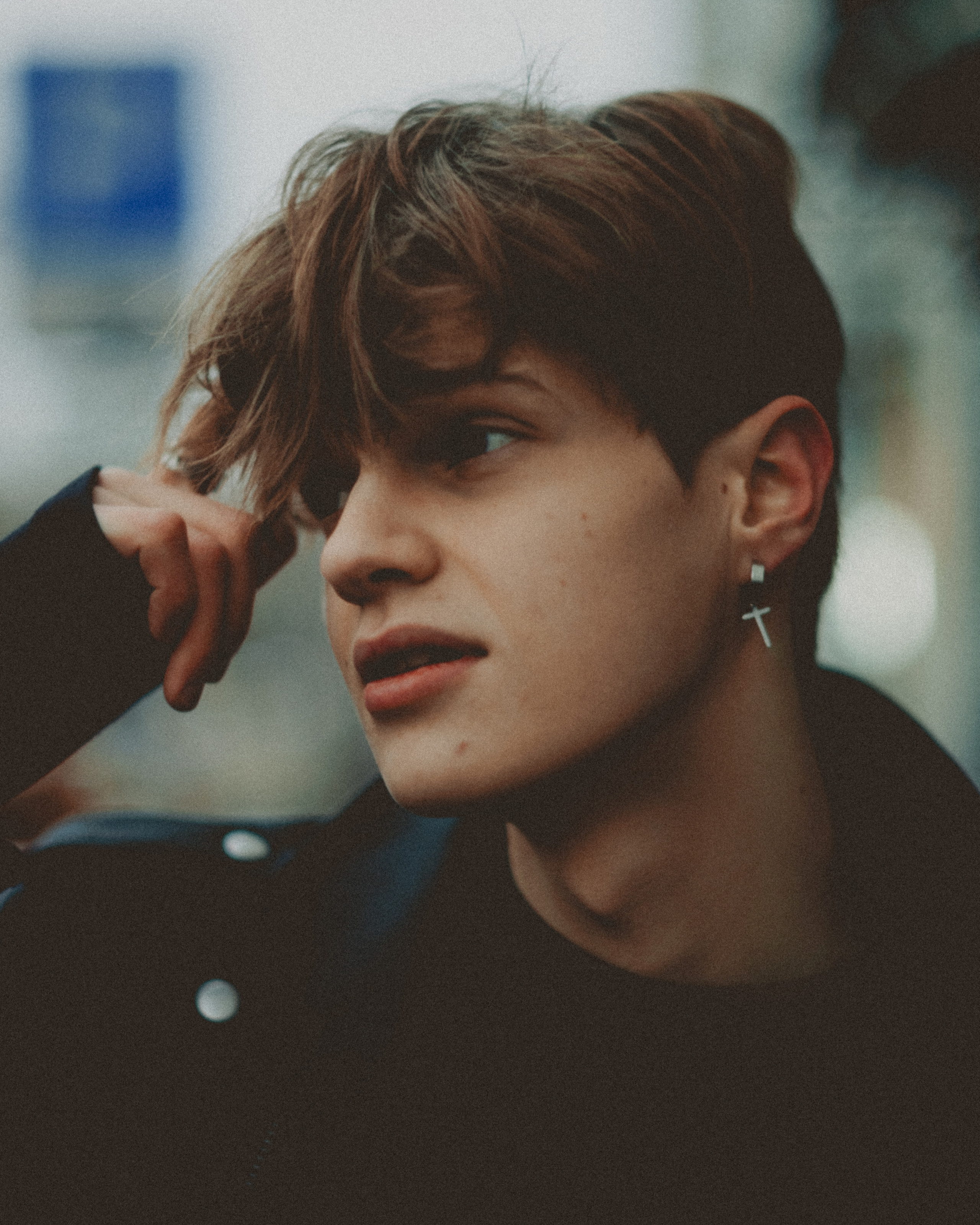 Мужской портрет на улице