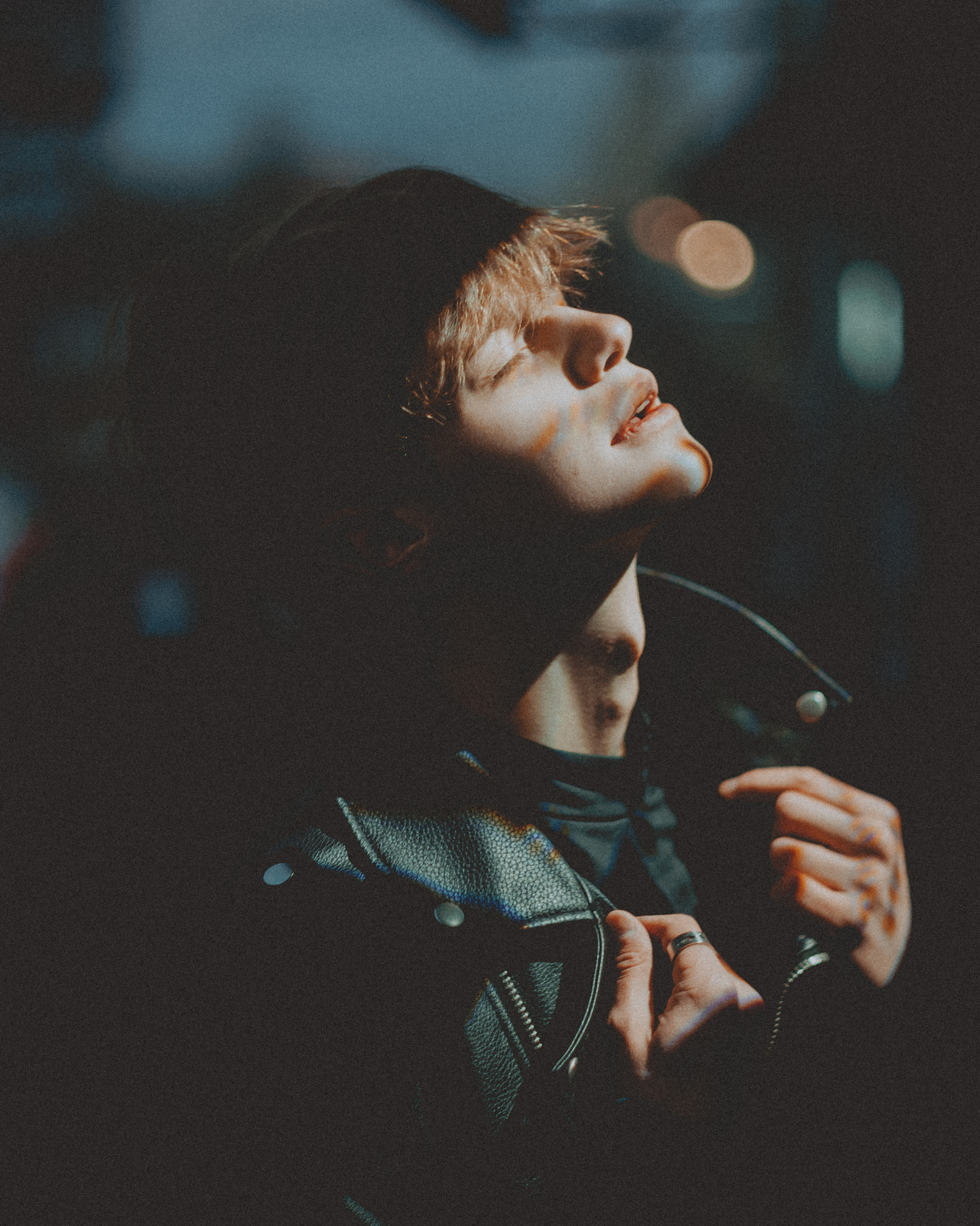 Мужской портрет на улице