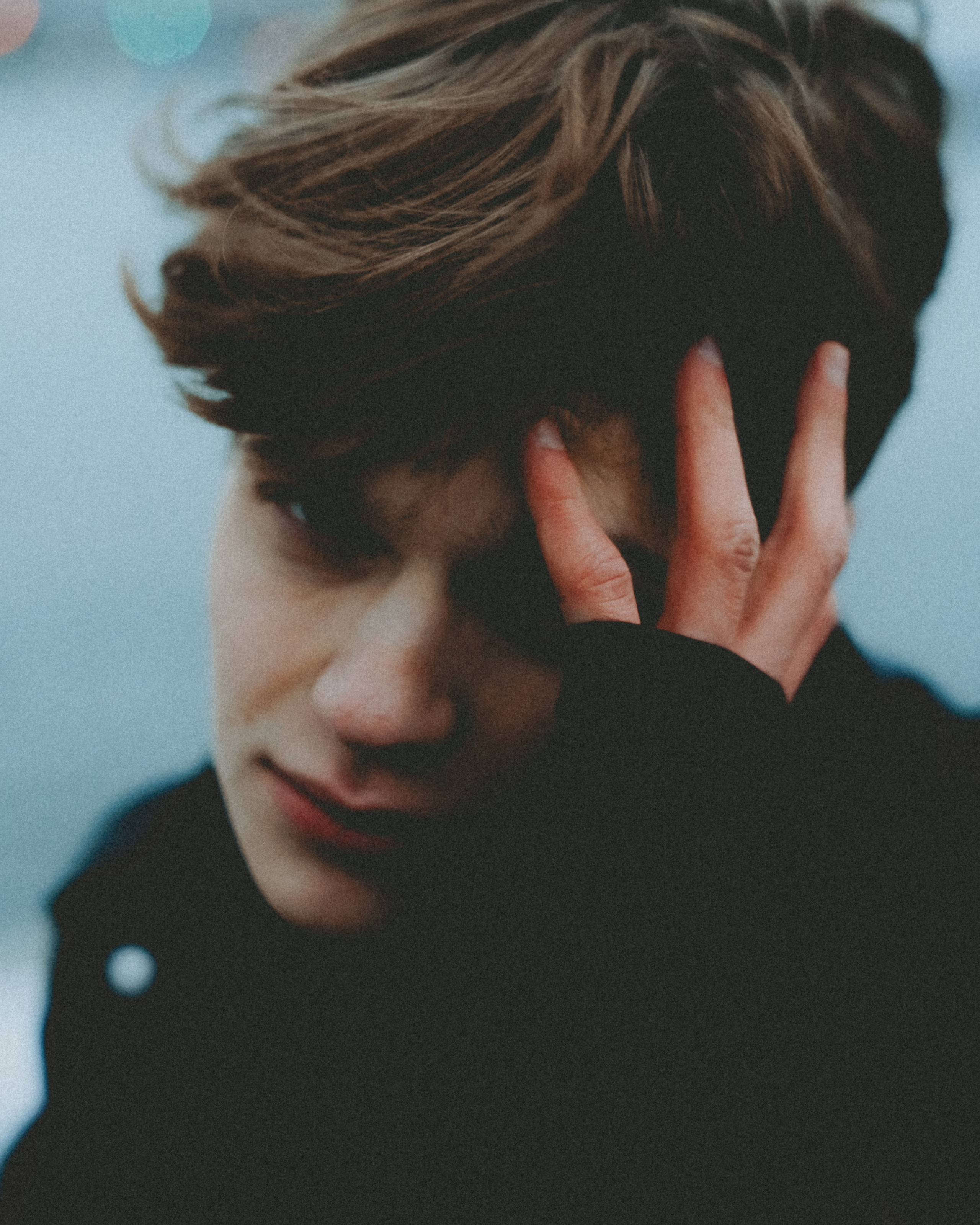 Мужской портрет на улице