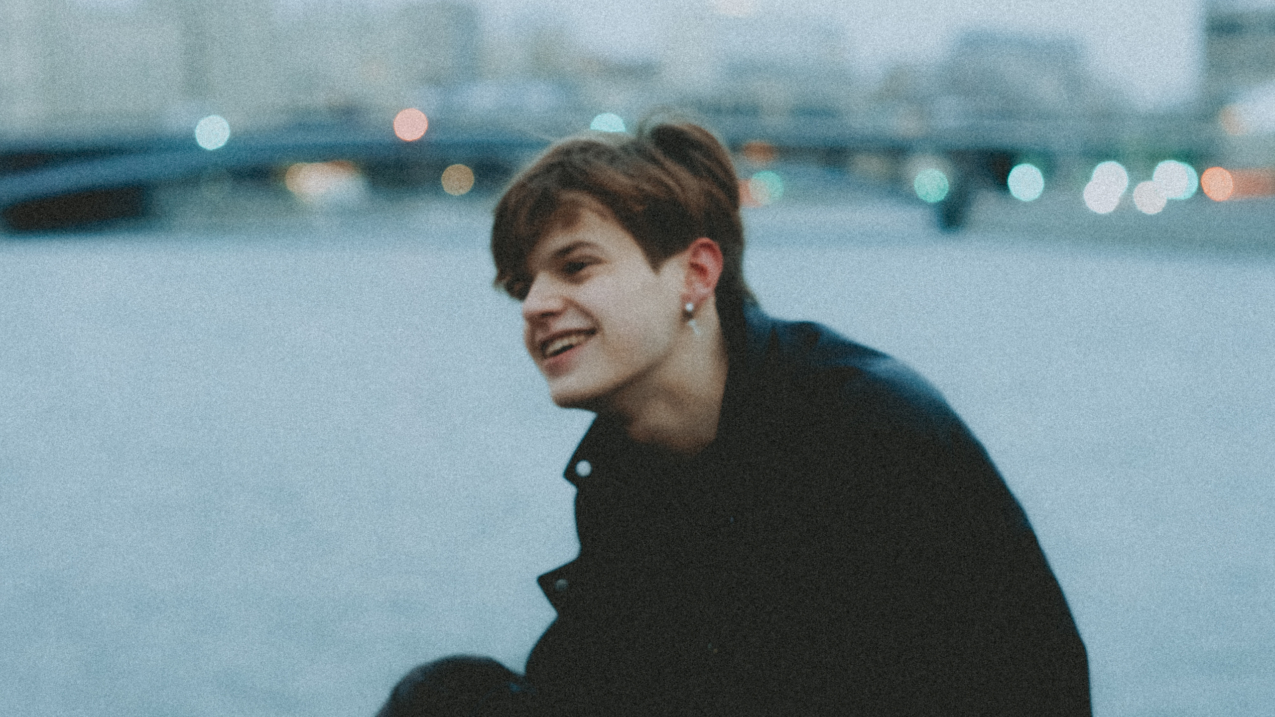 Мужской портрет на улице