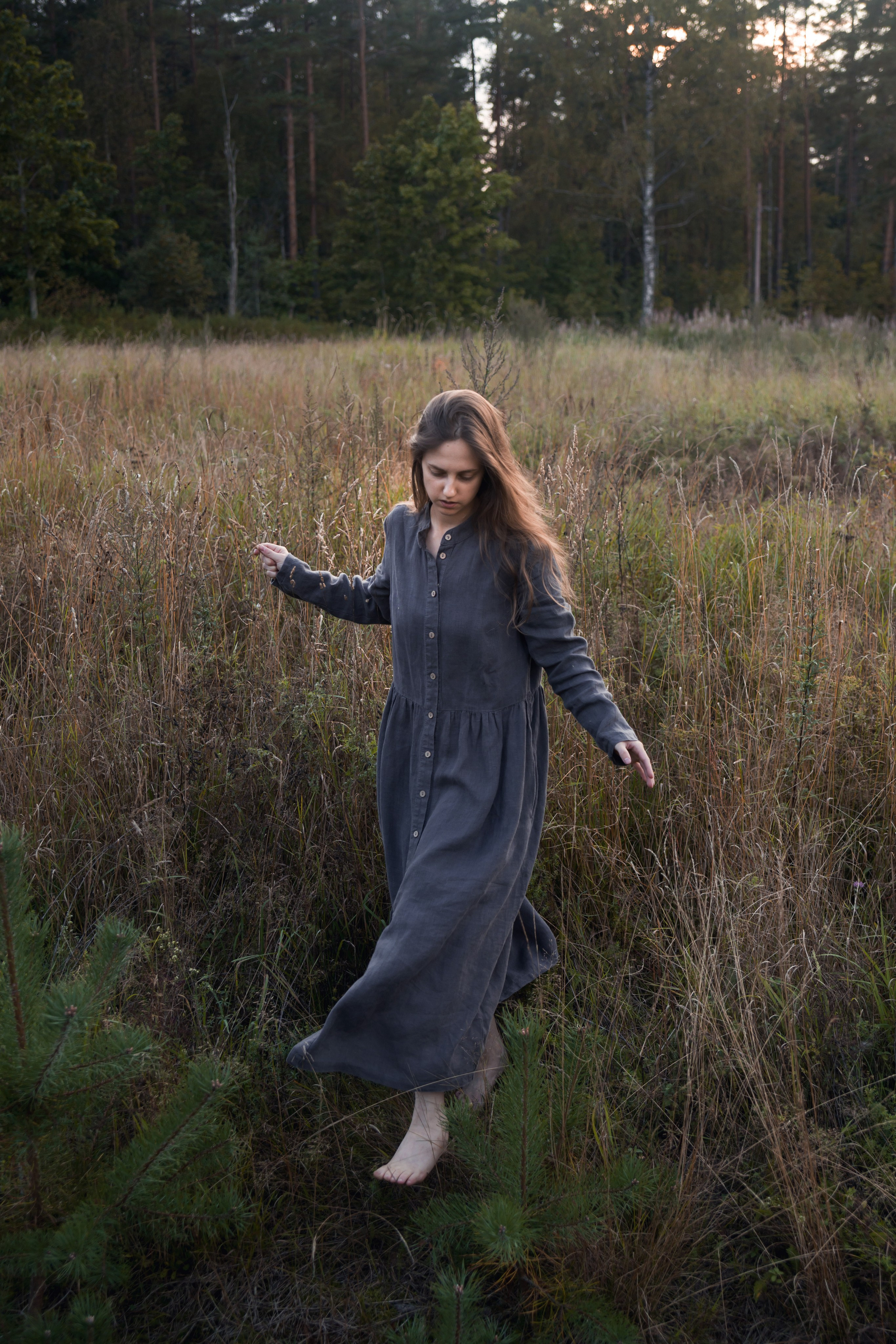 В поле травы. Катя Цвет