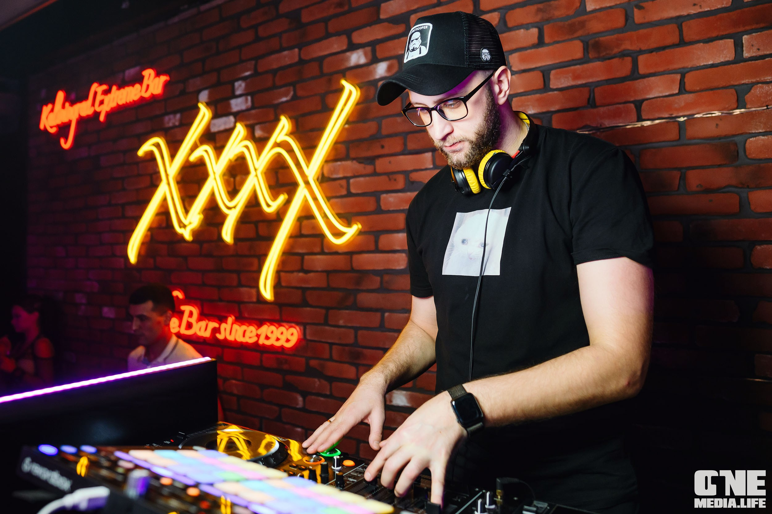 Фоторепортаж из бара XxxX. One Media Life: фоторепортажи, фотоотчеты с мероприятий и заведений