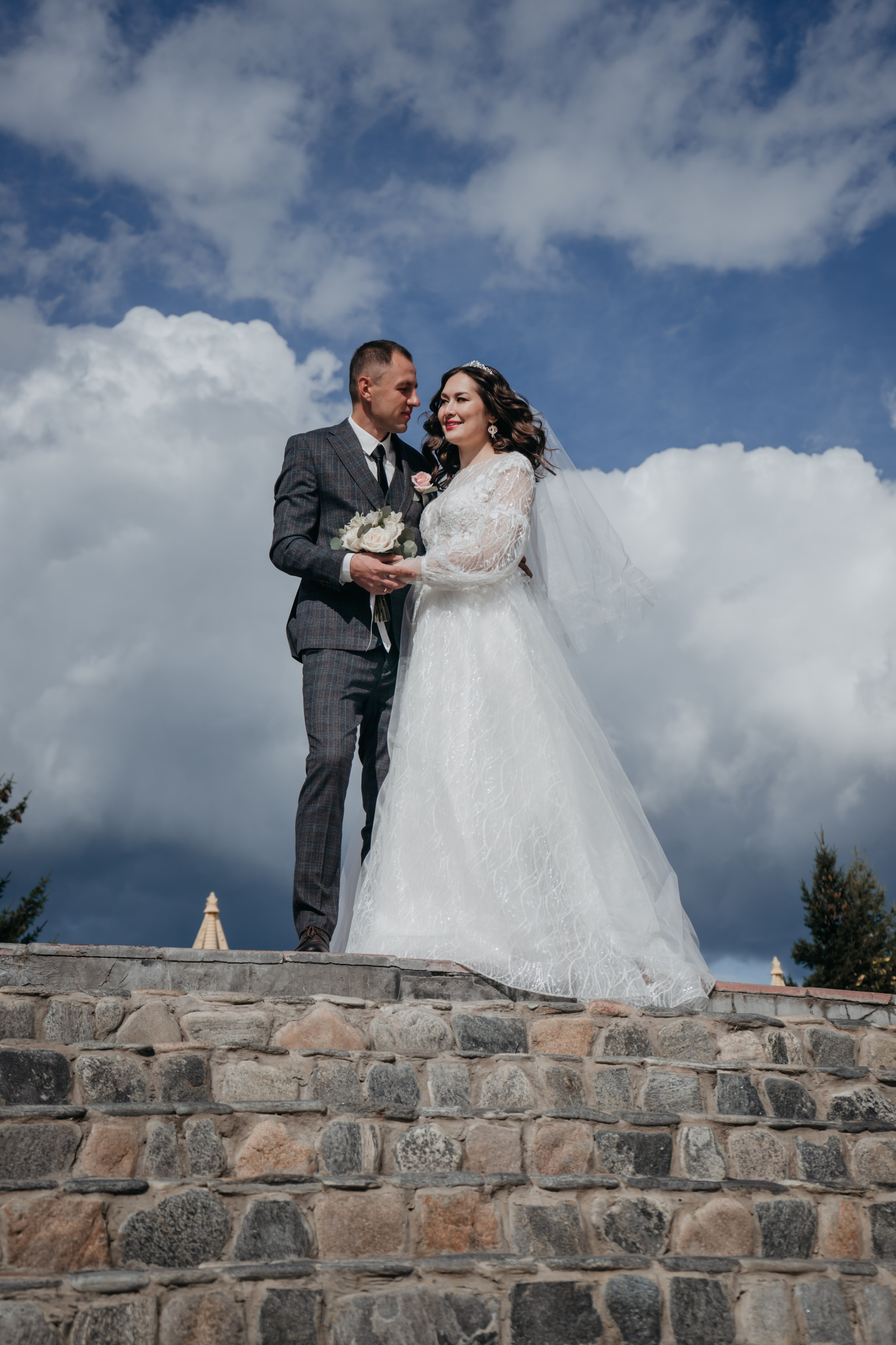 Свадебный фотографии с прогулки в окрестностях Улан-Удэ. Фотограф в Улан-Удэ. Свадебный фотограф в Улан-Удэ