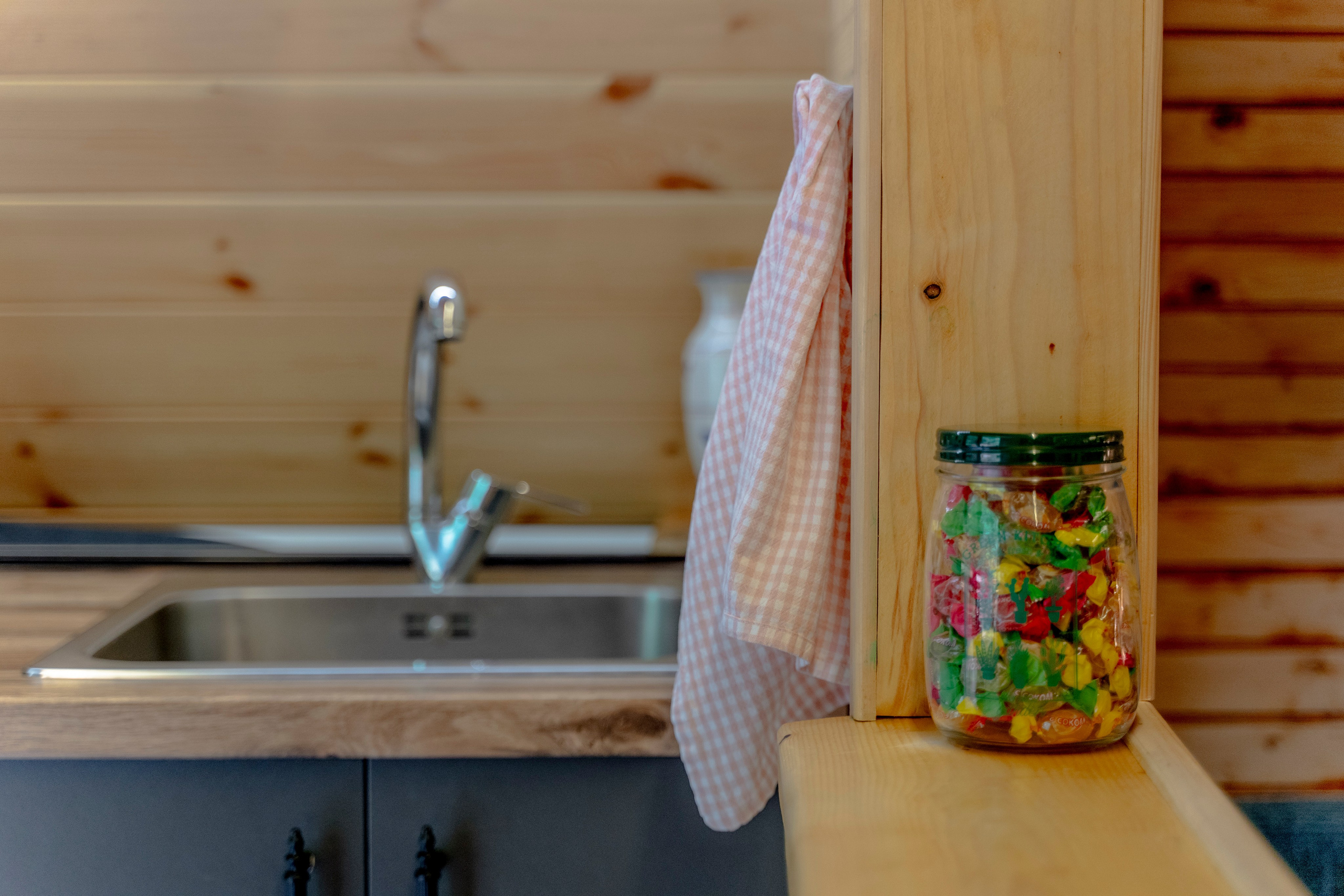 Viktorija Chalet. Photographer Liana Sudets Serbia Kopaonik Brzece Brus