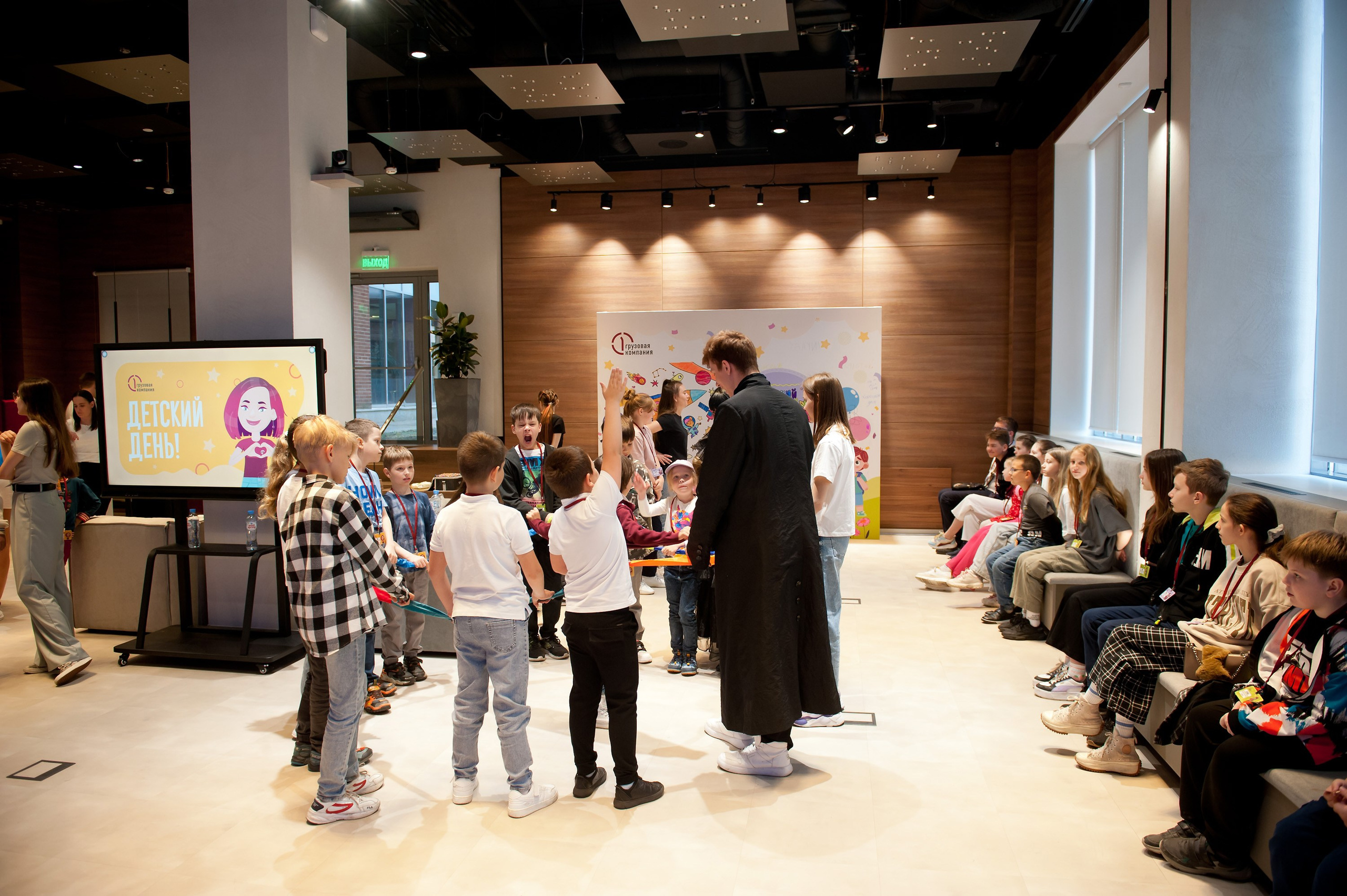 Первая Грузовая Компания — Детский день (офис). Репортажный фотограф и видеограф Слава Думчев. Тимбилдинги, отчетники, корпоративы