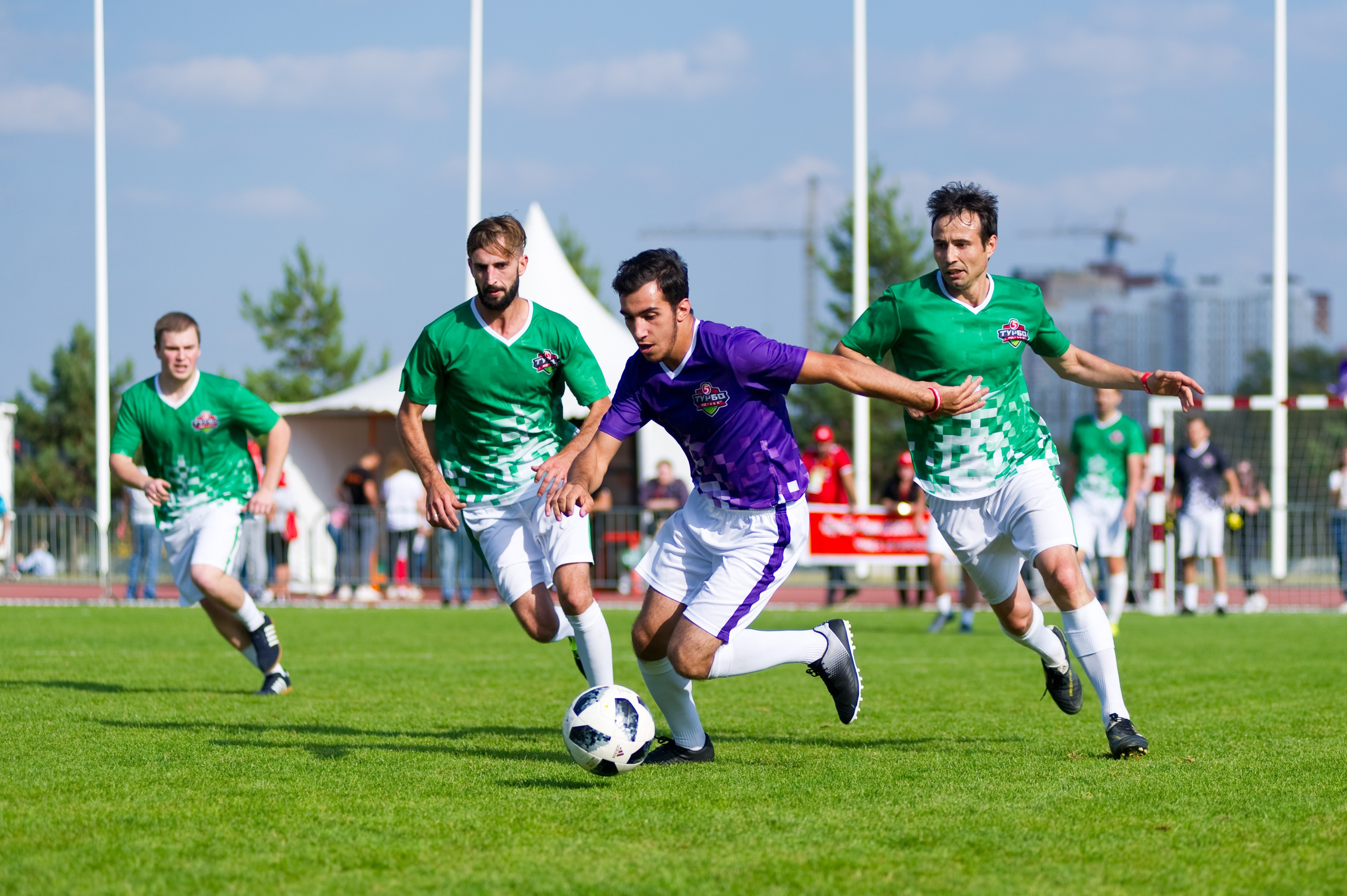 Турбофутбол (корпоративное соревнование «Пятерочки»). Репортажный фотограф и видеограф Слава Думчев. Тимбилдинги, отчетники, корпоративы
