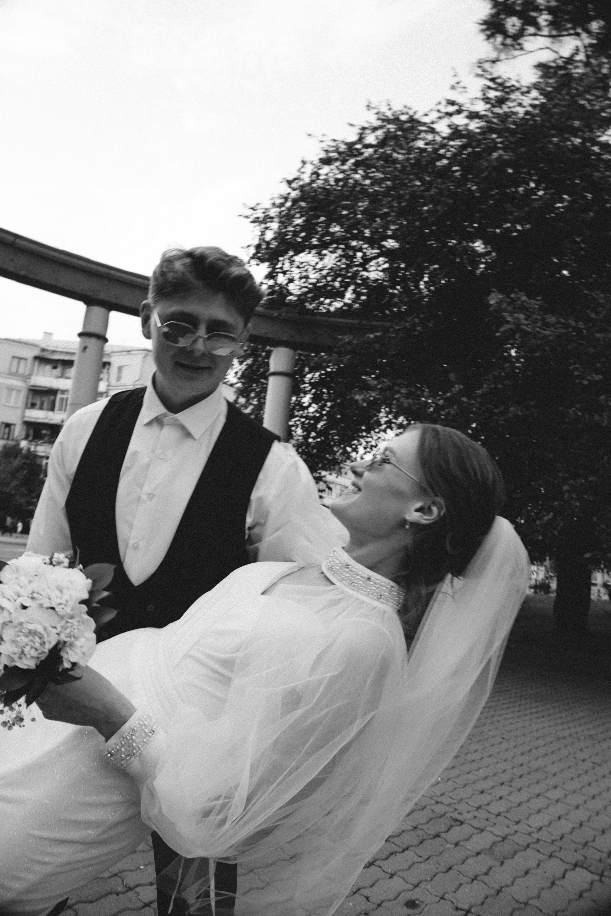 Владислав и Юлия Вечерняя прогулка по городу. Свадебный Фотограф в Иркутске Екатерина Елисеева