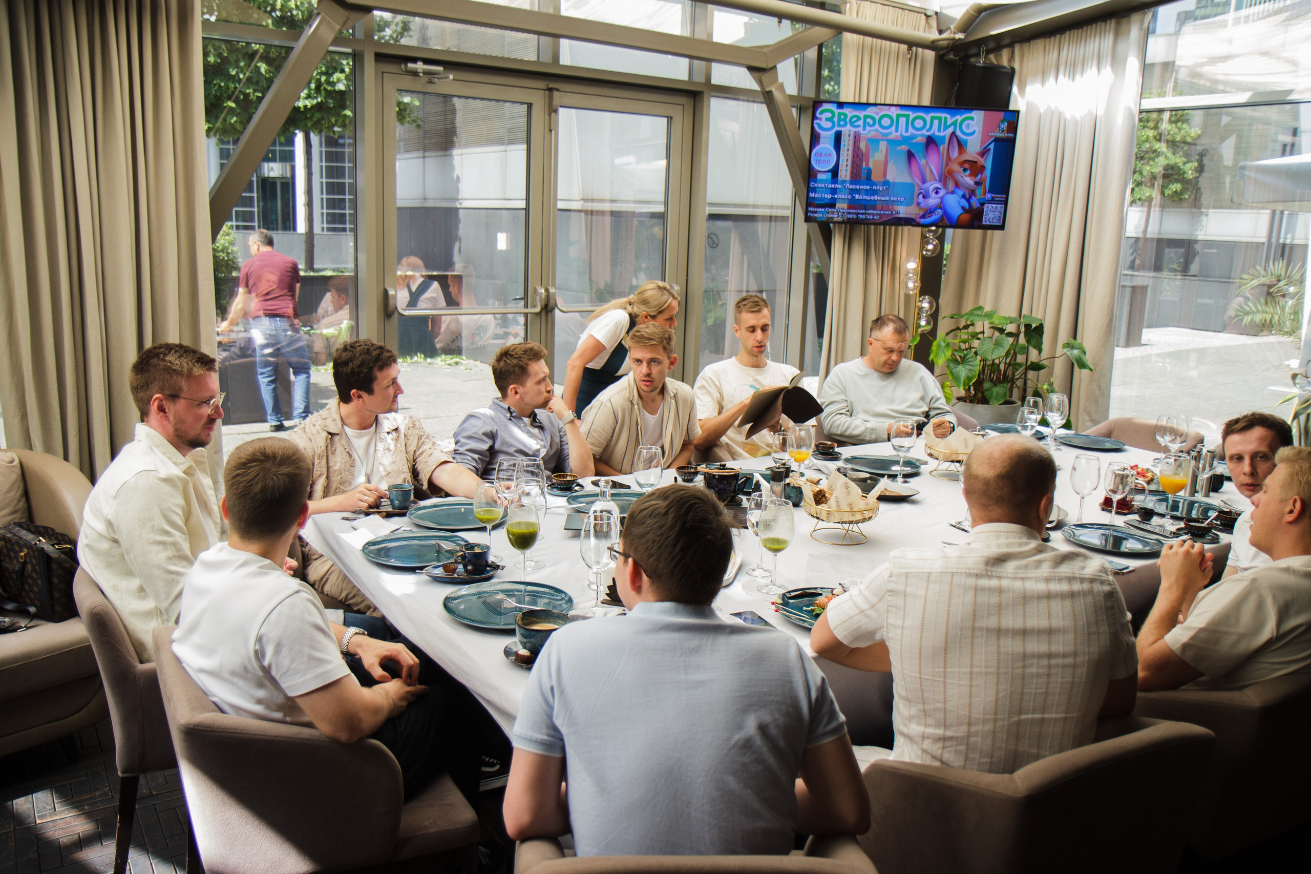 Бизнес-завтрак Германа Гаврилова. Фотограф Москва — личные фотосессии, лавстори в студии