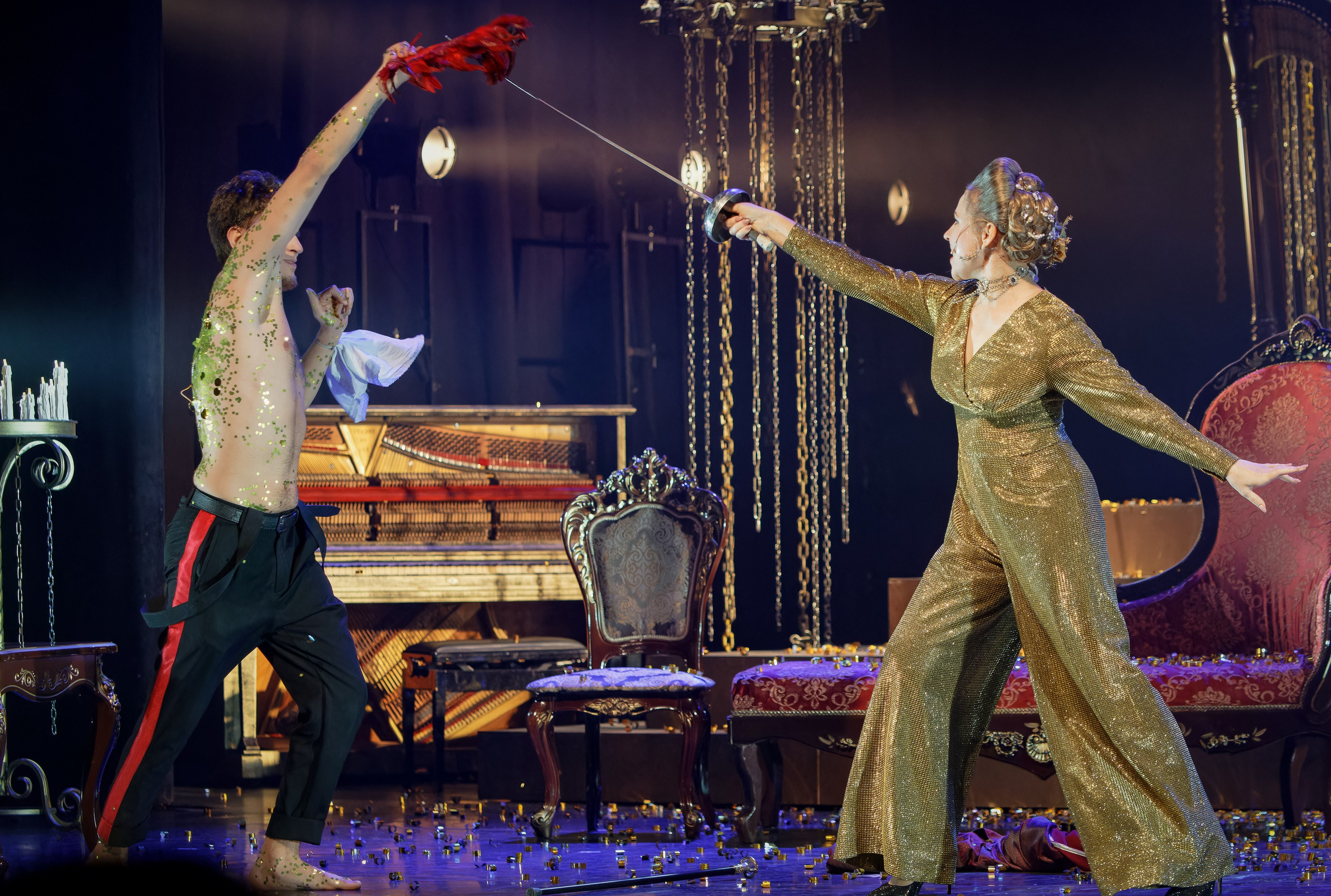 Опасные связи_Чехов-центр. Фотограф. г. Южно-Сахалинск. Олег Толстов