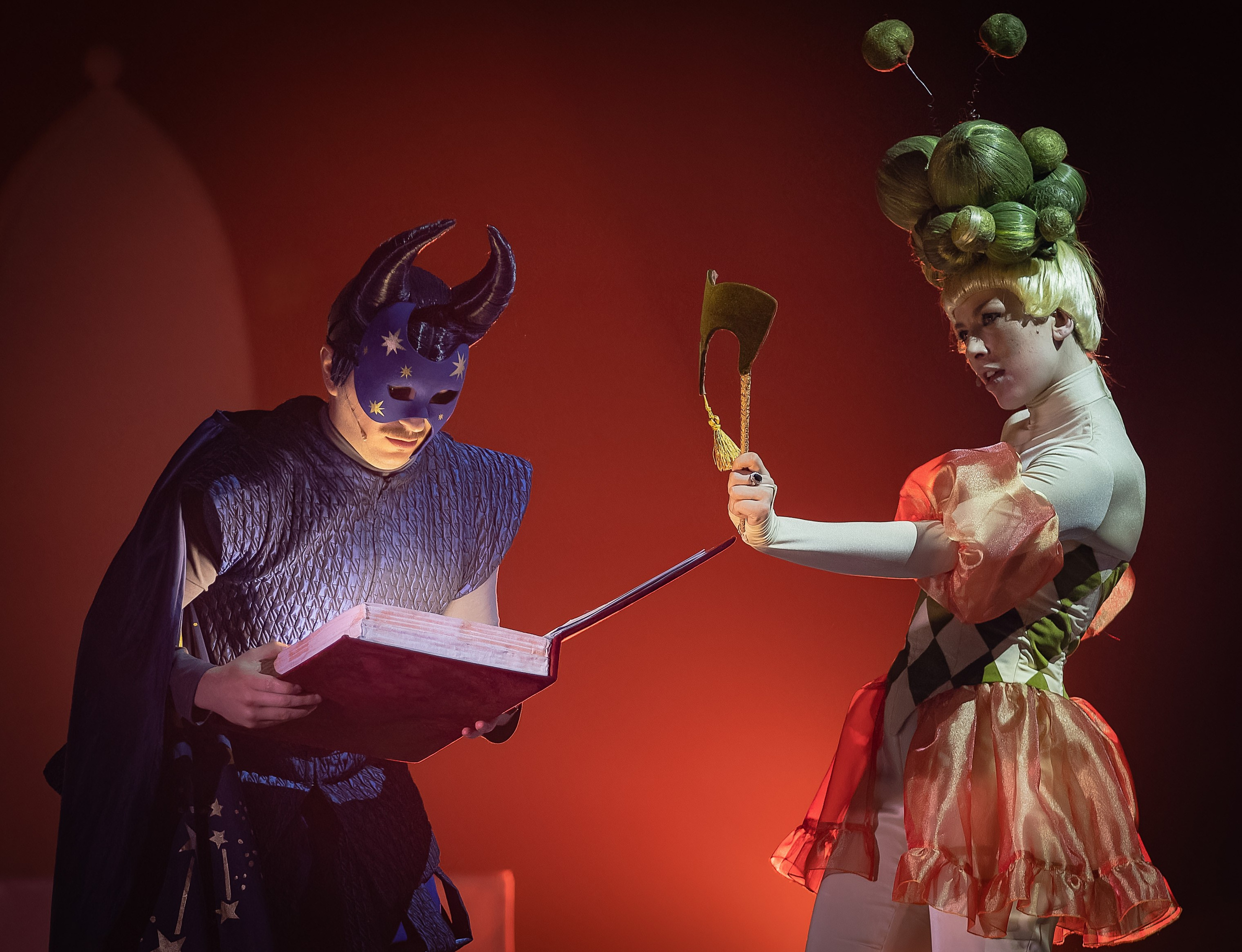 Любовь к трем апельсинам_Чехов Центр. Фотограф. г. Южно-Сахалинск. Олег Толстов