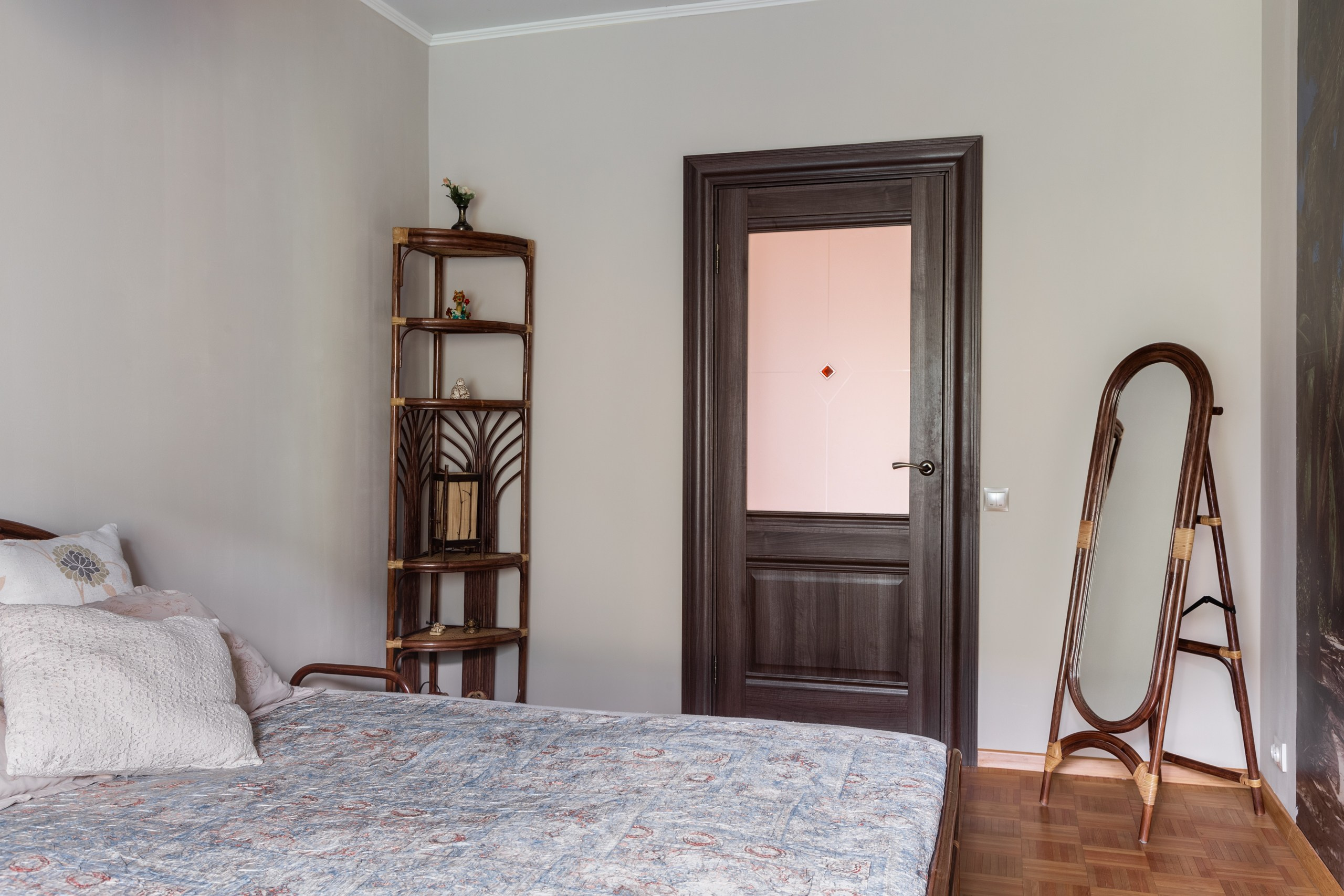 Квартира для продажи в городе Дивногорске с хоумстейджингом. Интерьерный фотограф и ретушер в Красноярске Денис Антропов