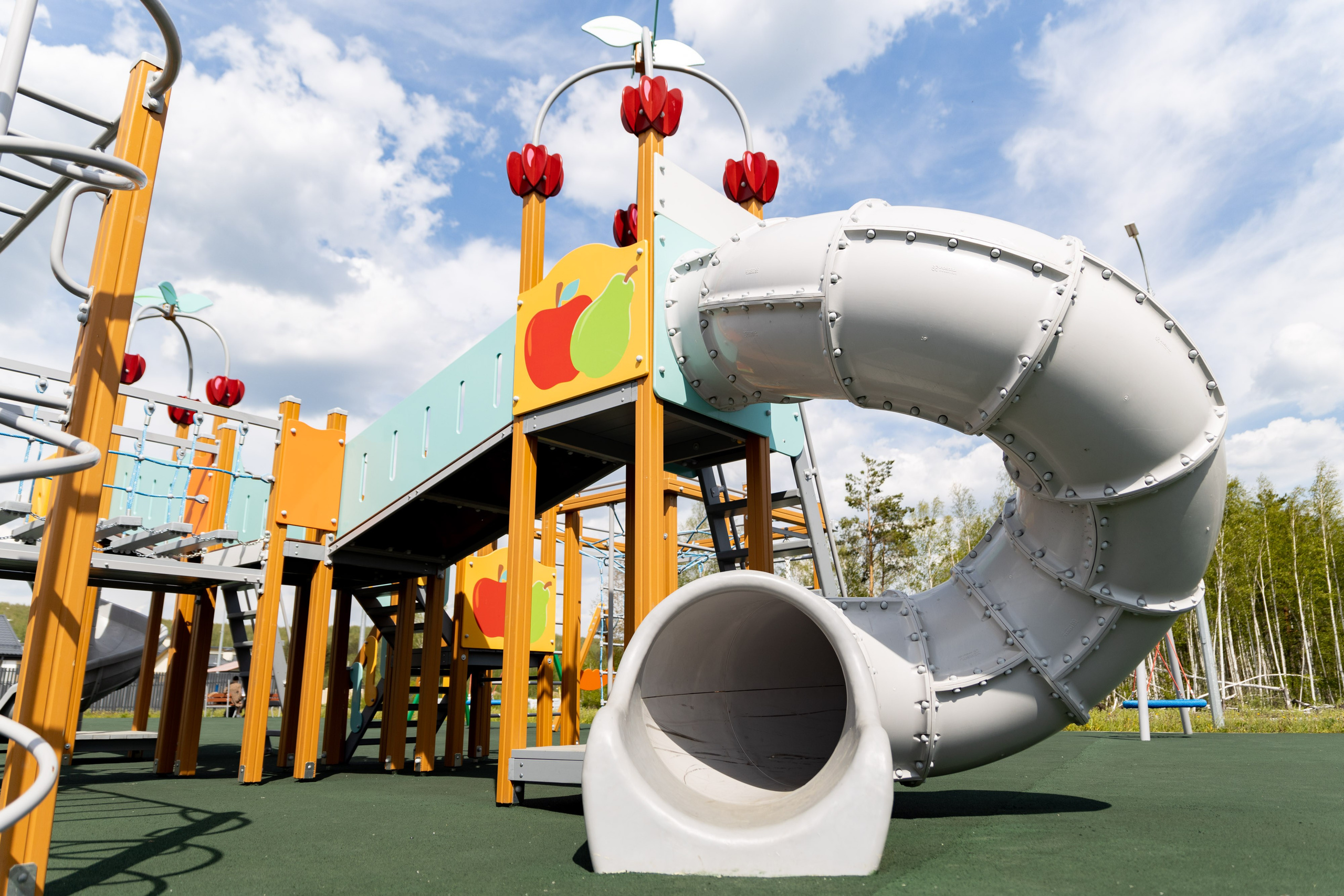 Коттеджный поселок Яснолетово (зима/лето). Фотограф Родион Нарудинов