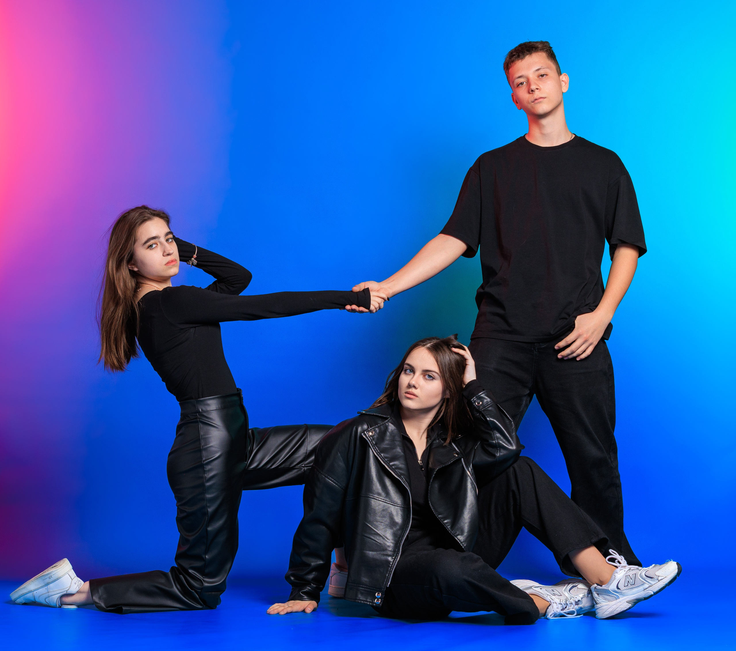 Смотреть фотки в фотостудии. Выпускные альбомы Геленджик, Новороссийск, Краснодар, Туапсе