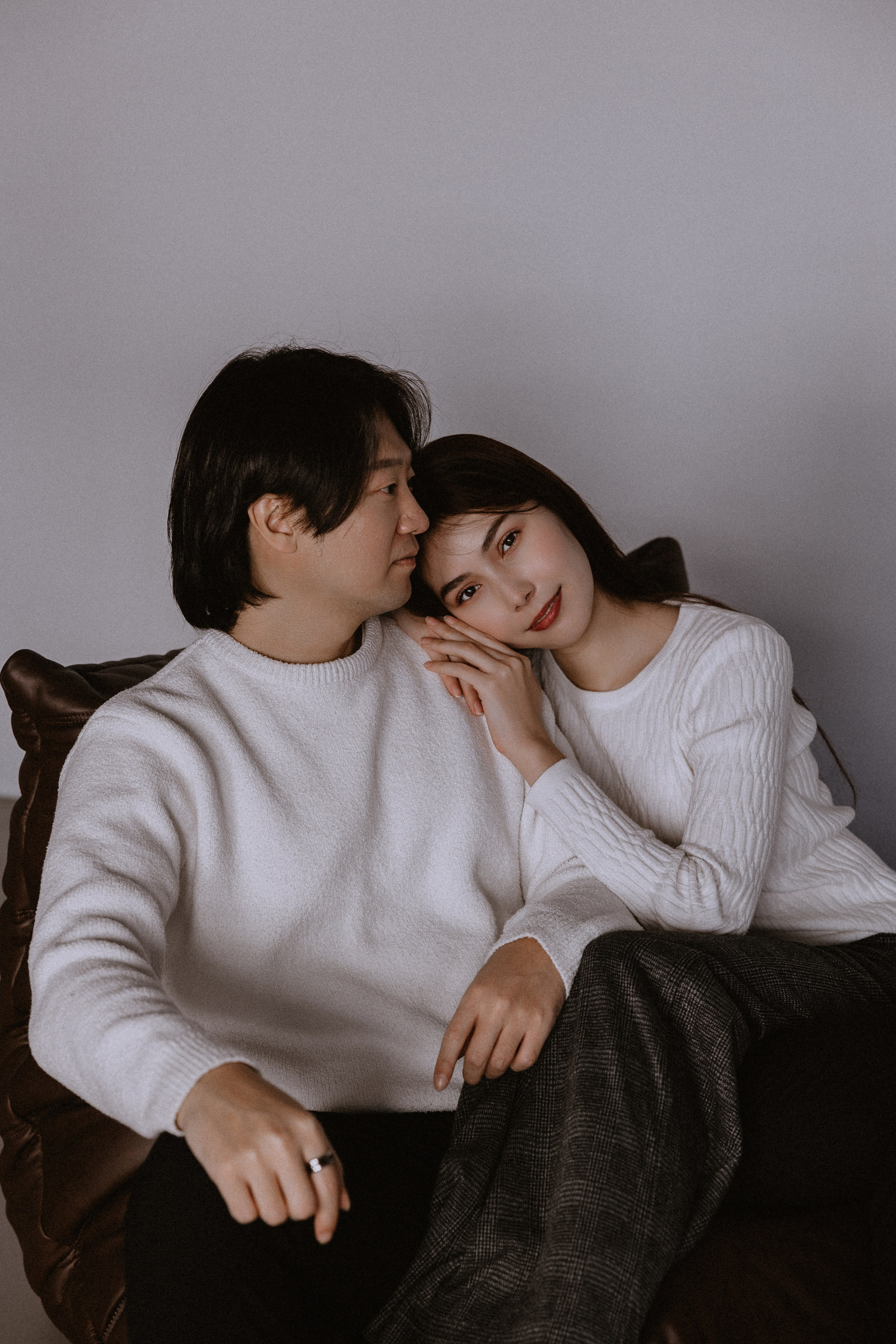 Love story в Пусане в студии с естественным и искусственным светом. ВАШ ФОТОГРАФ В ПУСАНЕ (Южная Корея) Александра Ануфрий